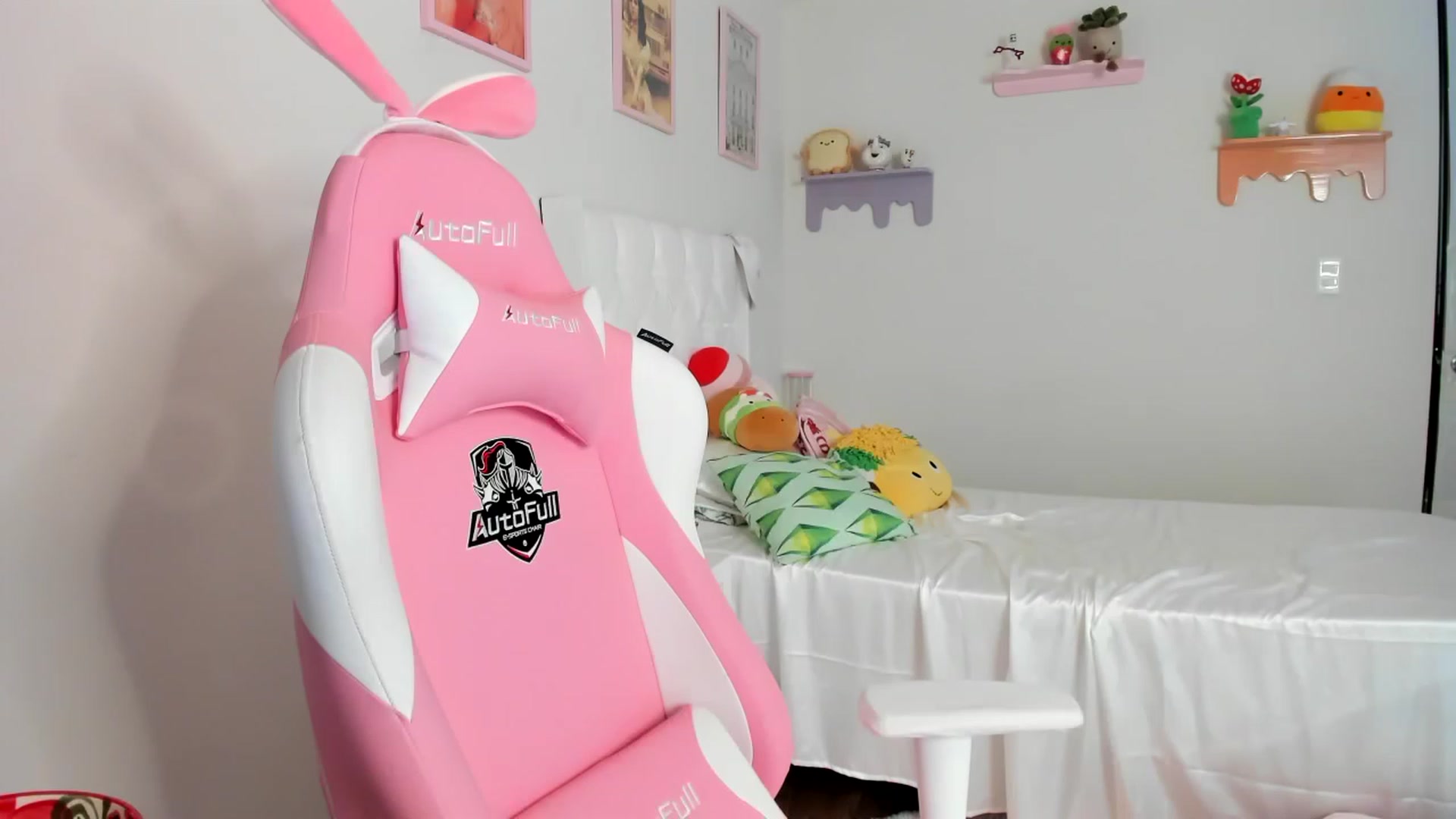 Gallery image thumbnail from Cherrycute666's myfreecams stream on, 07/05/2023, 22:42 image 4 of 20
