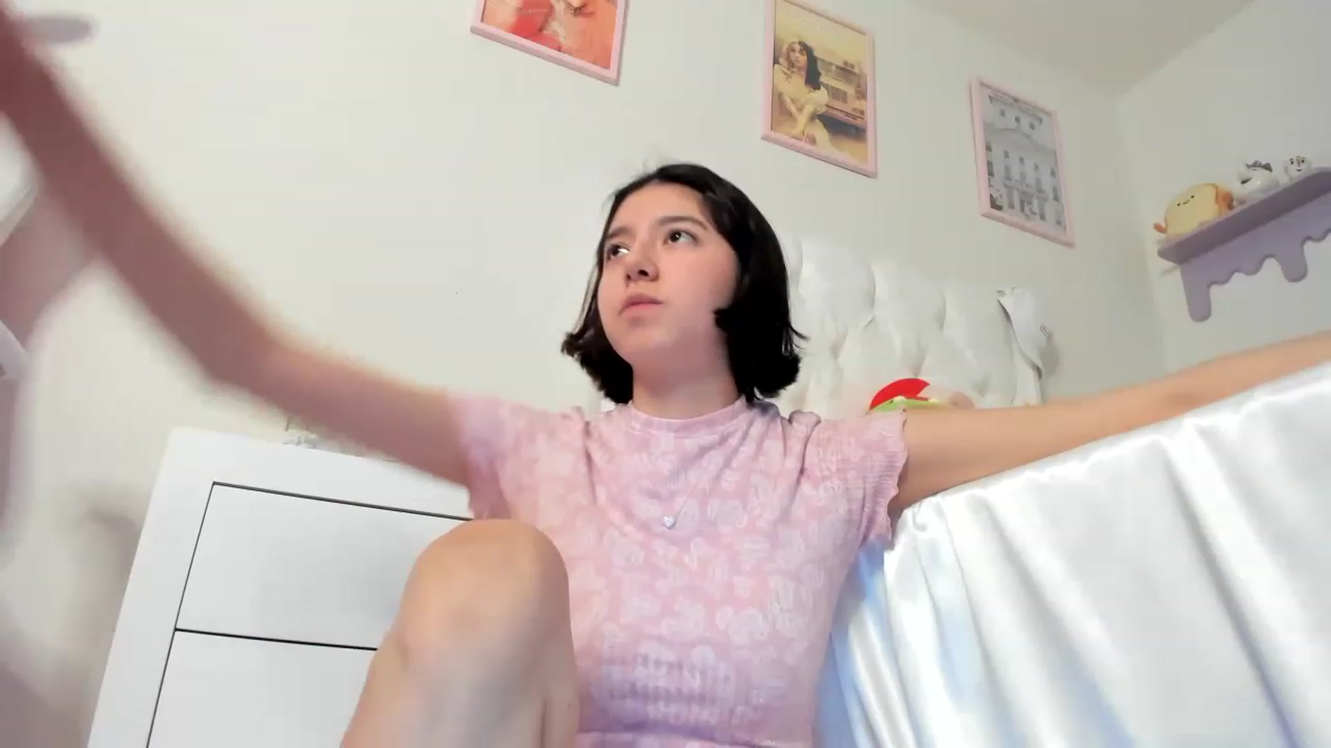Gallery image thumbnail from Cherrycute666's myfreecams stream on, 07/05/2023, 23:36 image 8 of 20