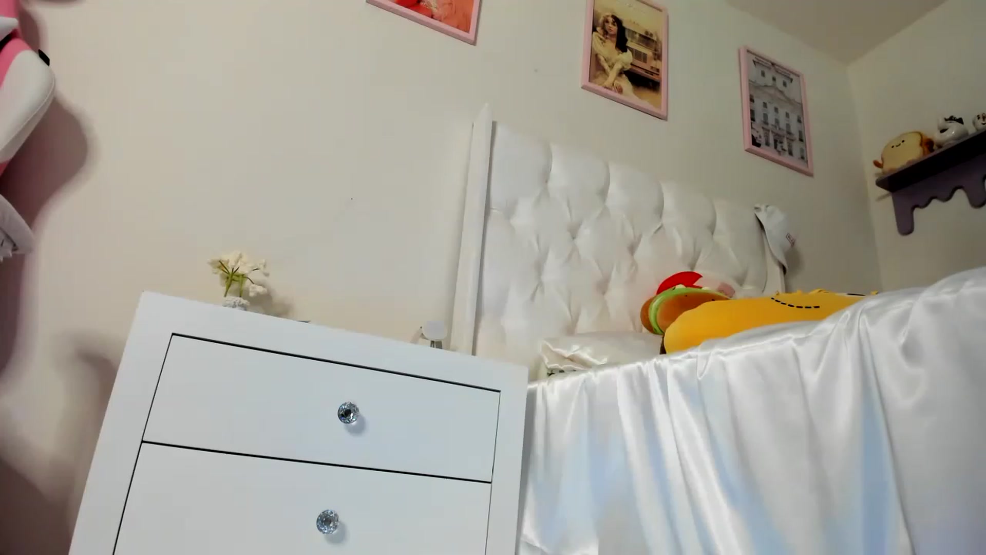 Gallery image thumbnail from Cherrycute666's myfreecams stream on, 07/05/2023, 23:36 image 10 of 20