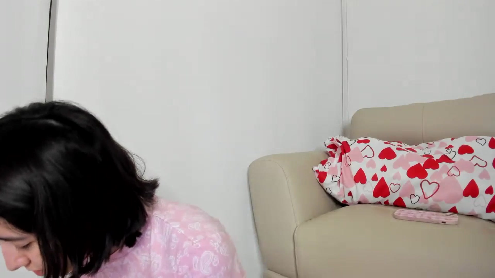 Gallery image thumbnail from Cherrycute666's myfreecams stream on, 07/06/2023, 24:05 image 8 of 20