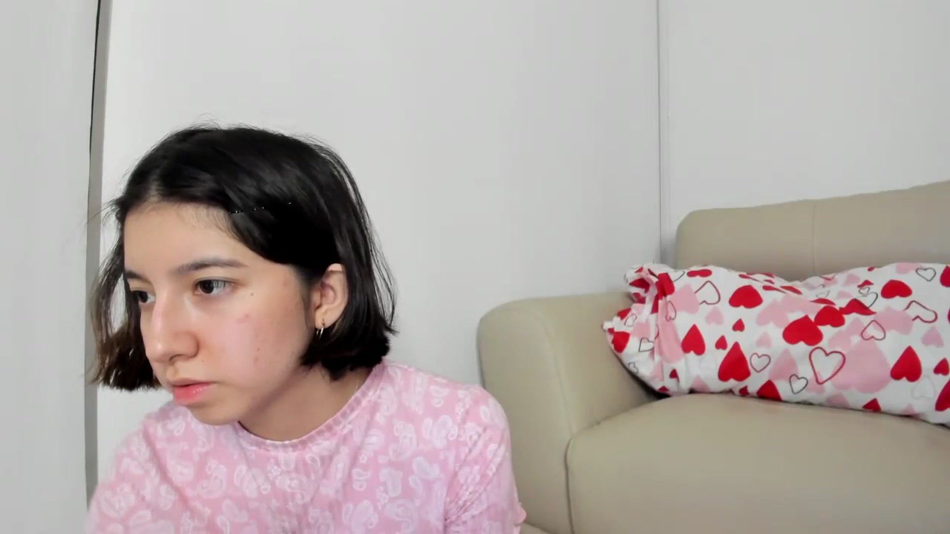 Gallery image thumbnail from Cherrycute666's myfreecams stream on, 07/06/2023, 24:05 image 14 of 20