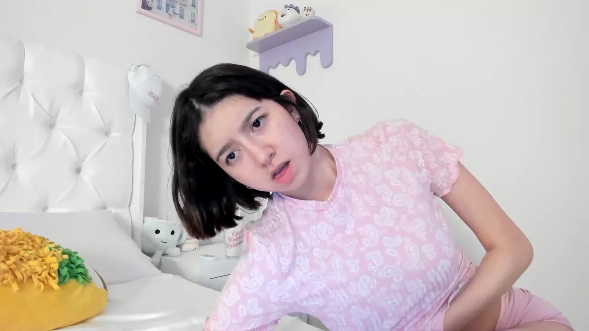 Gallery image thumbnail from Cherrycute666's myfreecams stream on, 07/06/2023, 04:40 image 20 of 20