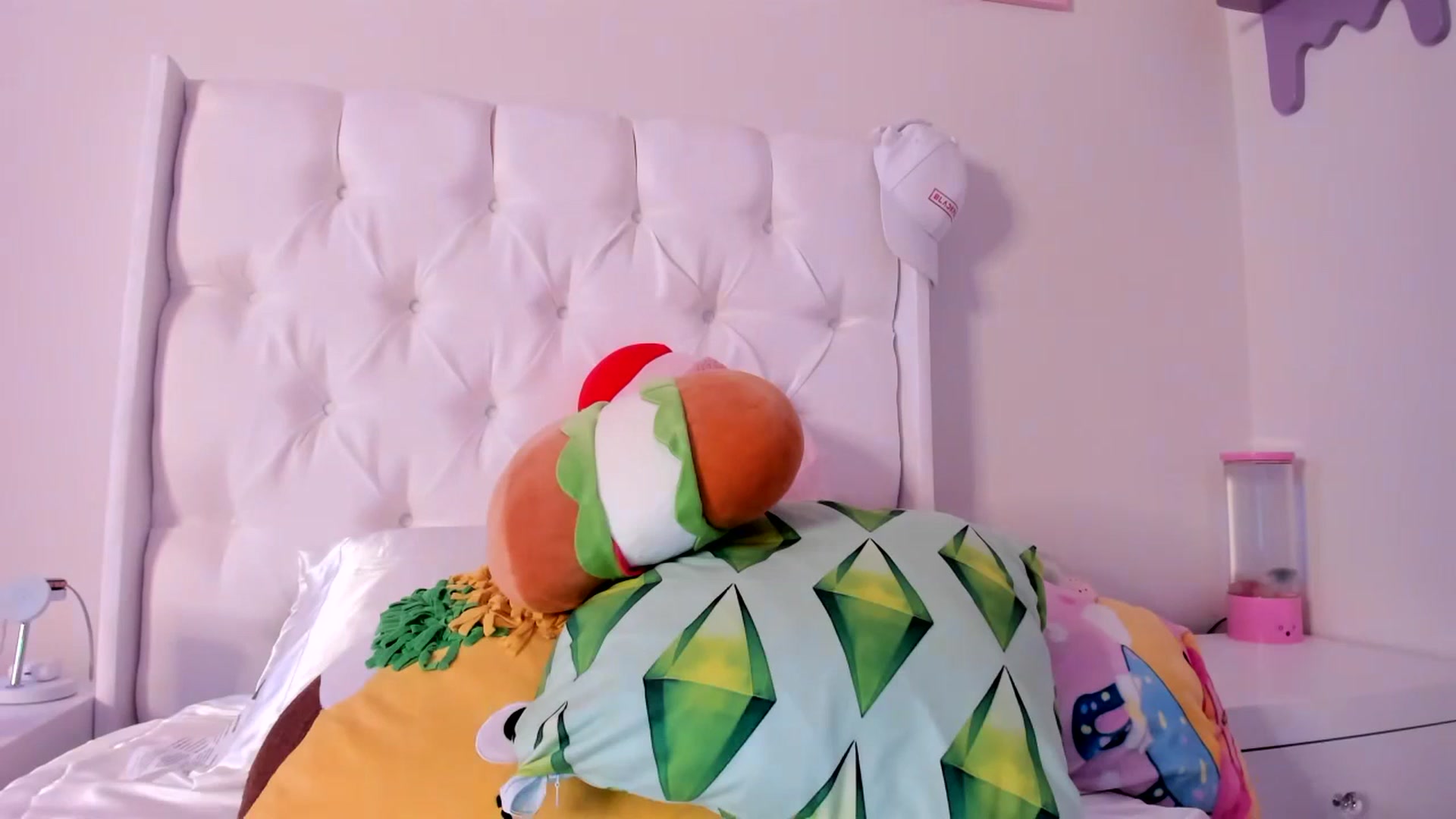 Gallery image thumbnail from Cherrycute666's myfreecams stream on, 07/06/2023, 04:40 image 1 of 20