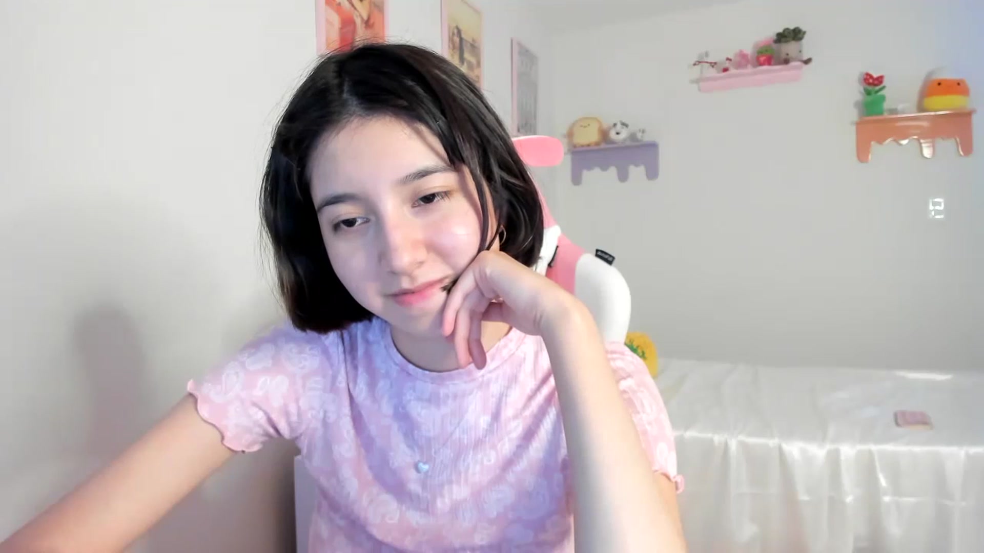Gallery image thumbnail from Cherrycute666's myfreecams stream on, 07/06/2023, 06:40 image 15 of 20