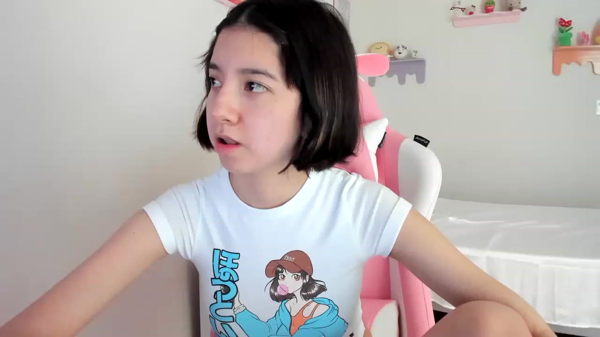 Gallery image thumbnail from Cherrycute666's myfreecams stream on, 07/06/2023, 21:35 image 1 of 20