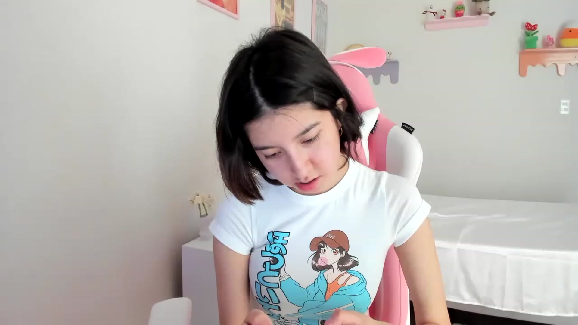Gallery image thumbnail from Cherrycute666's myfreecams stream on, 07/06/2023, 21:35 image 6 of 20