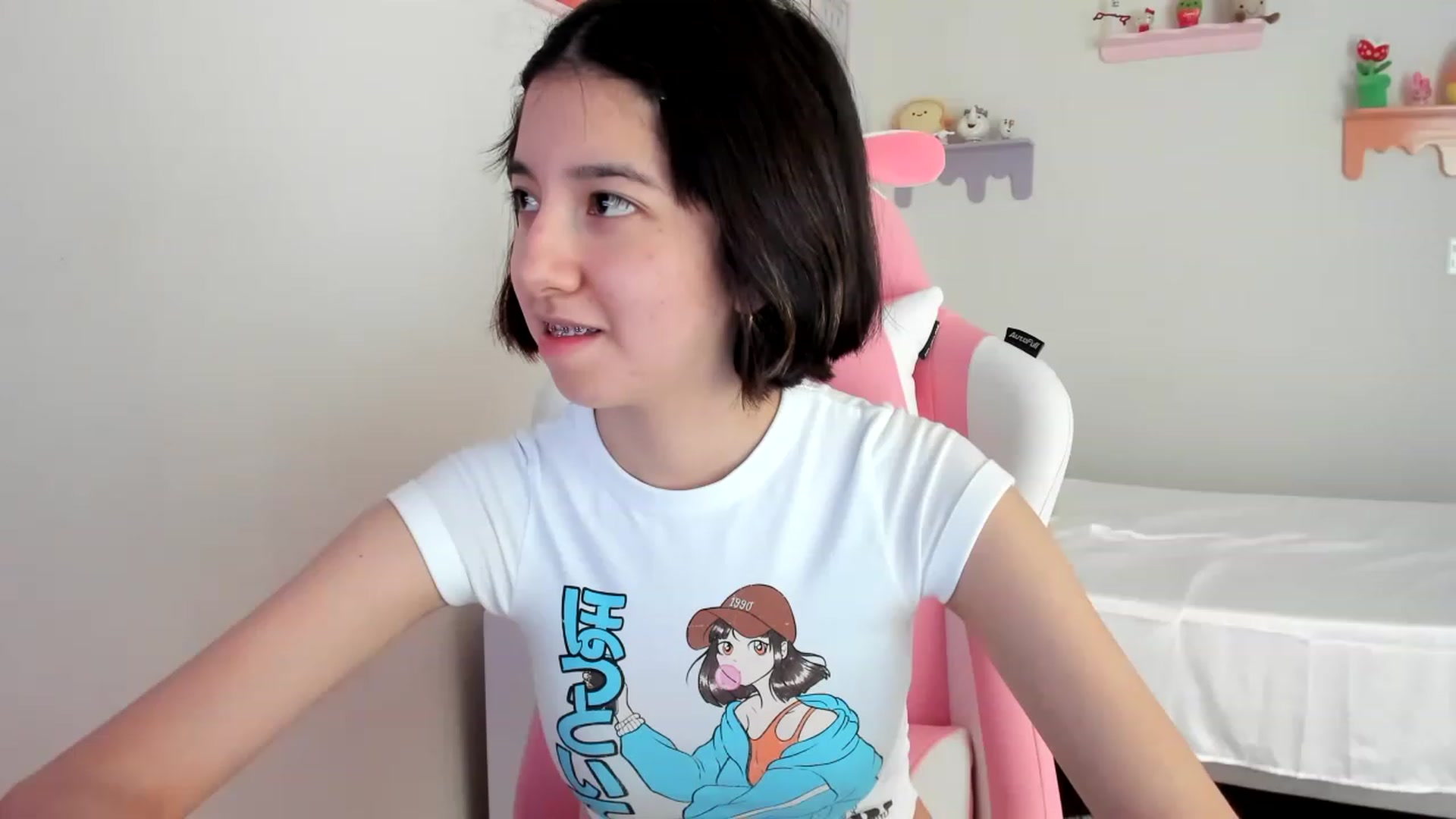 Gallery image thumbnail from Cherrycute666's myfreecams stream on, 07/06/2023, 21:35 image 3 of 20