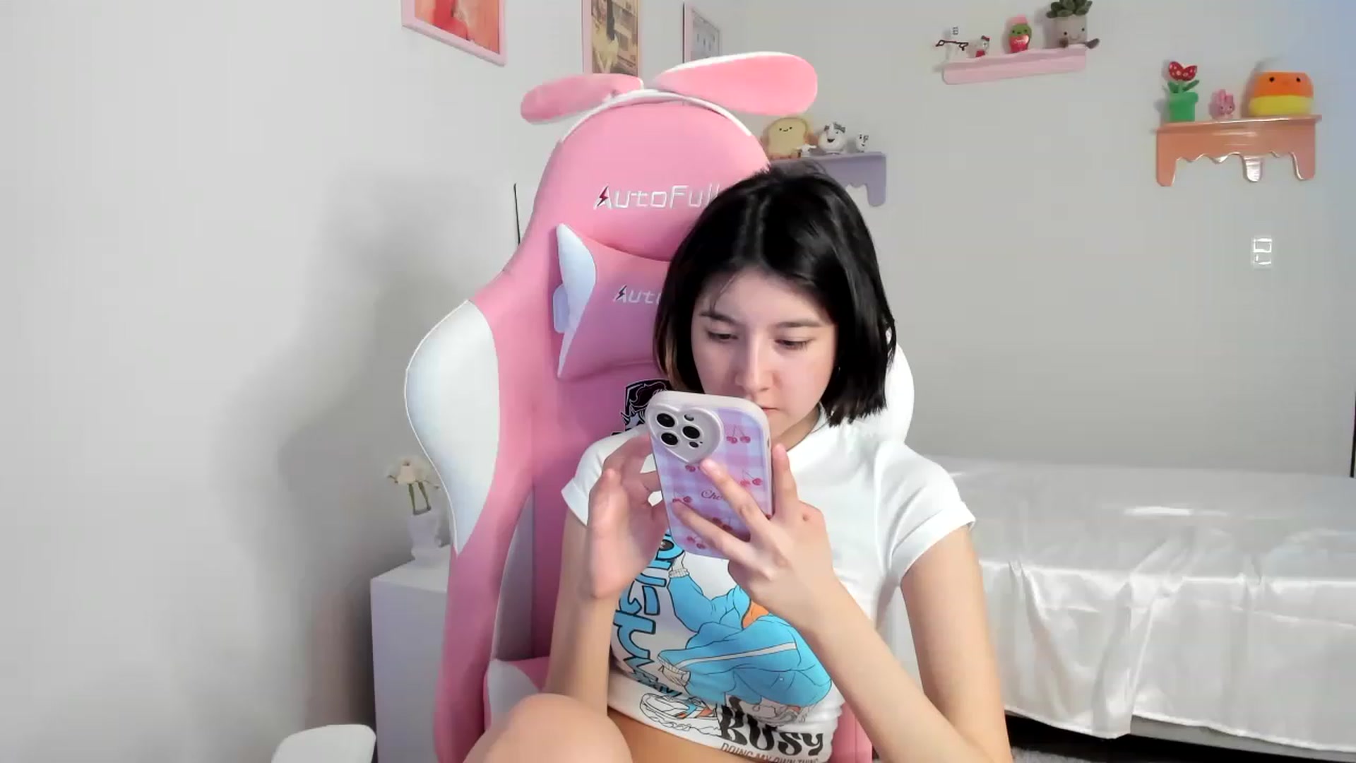 Gallery image thumbnail from Cherrycute666's myfreecams stream on, 07/06/2023, 22:47 image 17 of 20