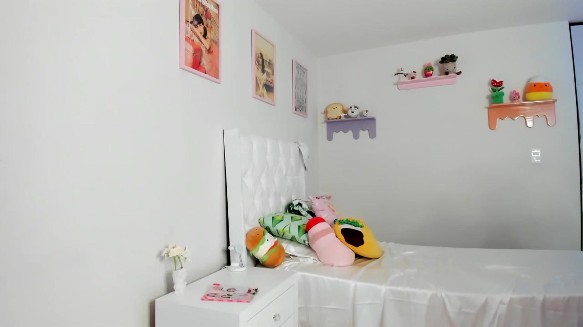 Gallery image thumbnail from Cherrycute666's myfreecams stream on, 07/06/2023, 22:47 image 11 of 20