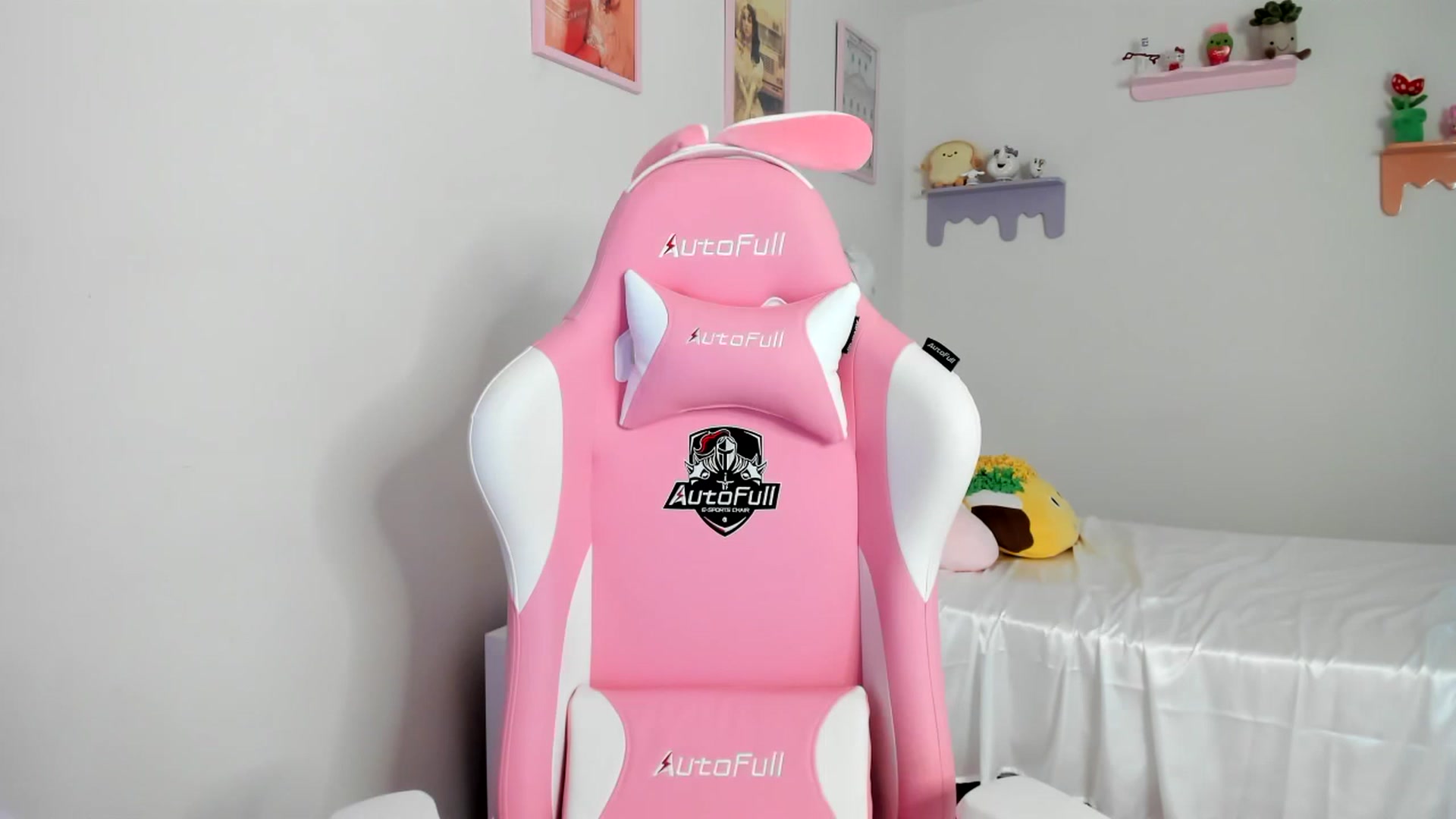Gallery image thumbnail from Cherrycute666's myfreecams stream on, 07/07/2023, 19:38 image 8 of 20