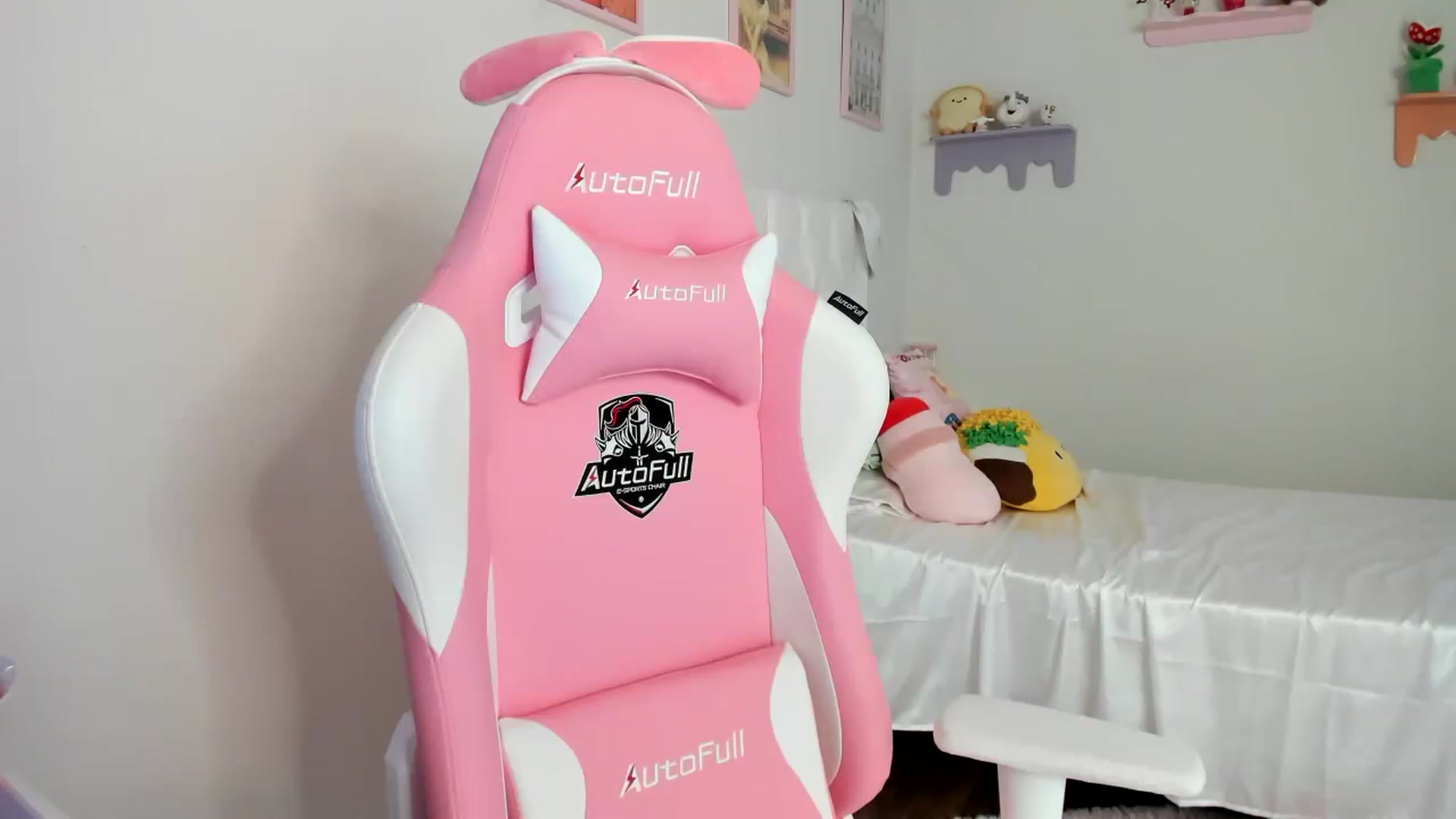 Gallery image thumbnail from Cherrycute666's myfreecams stream on, 07/07/2023, 19:38 image 18 of 20
