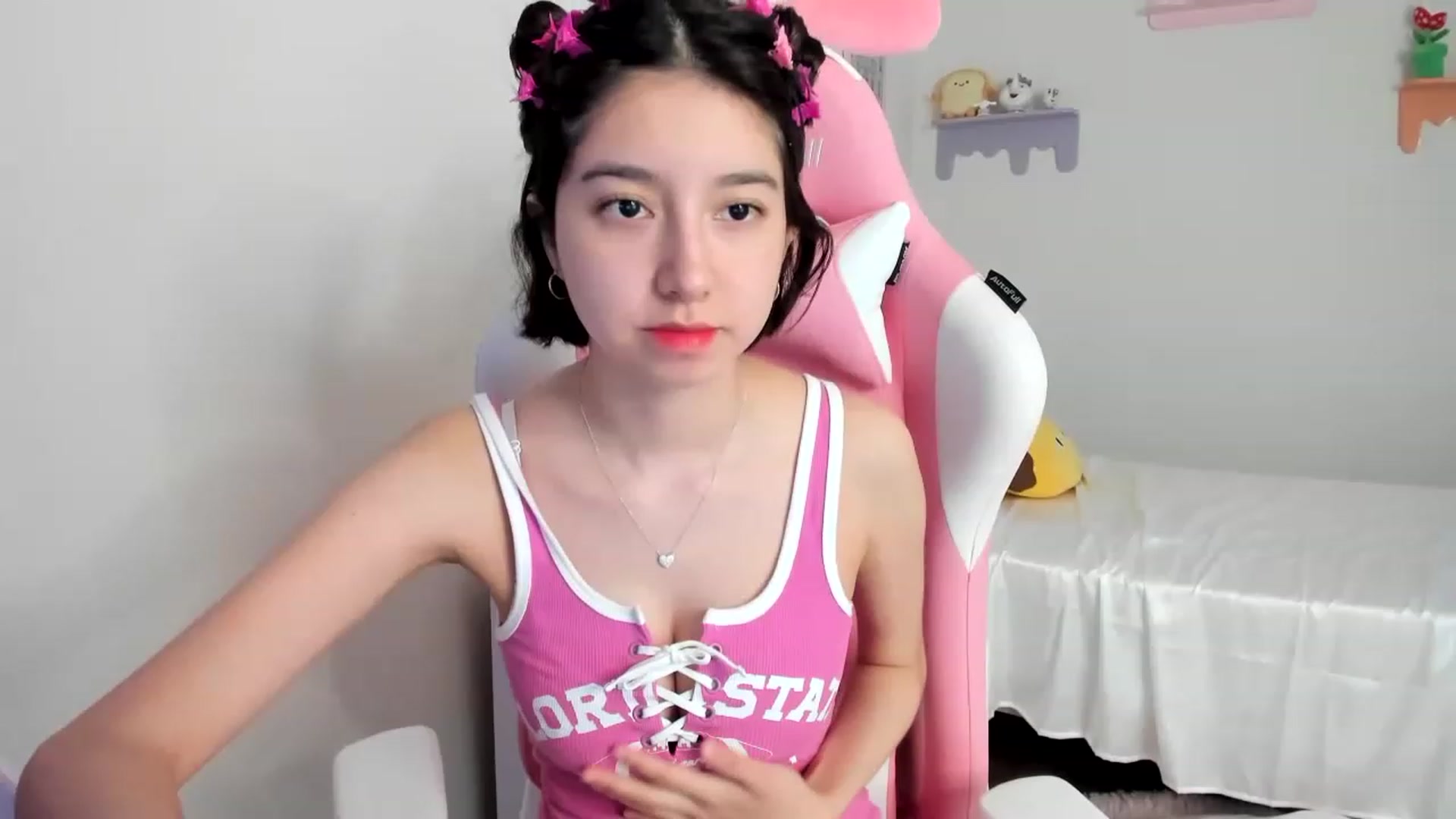 Gallery image thumbnail from Cherrycute666's myfreecams stream on, 07/07/2023, 19:38 image 12 of 20
