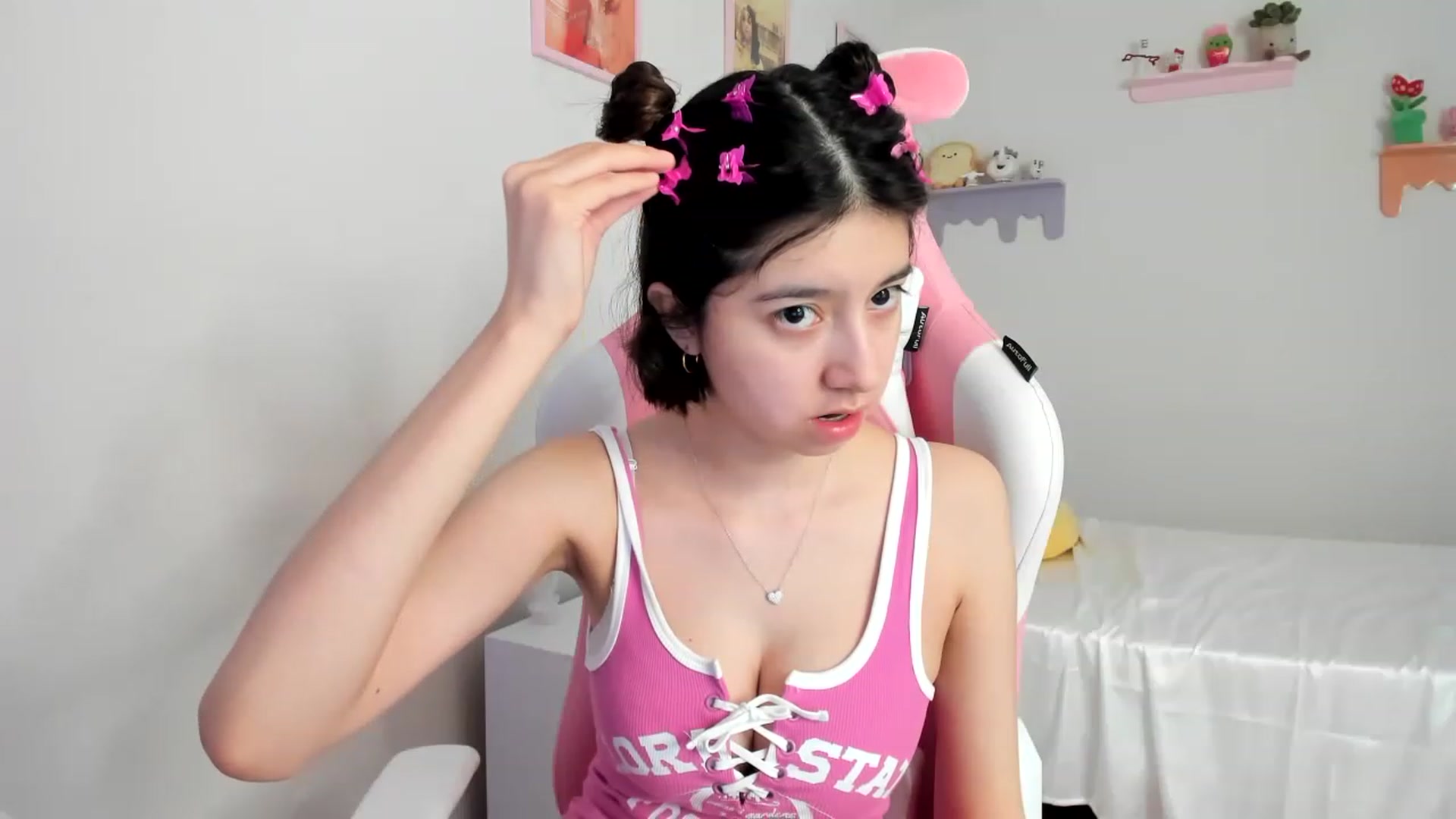 Gallery image thumbnail from Cherrycute666's myfreecams stream on, 07/07/2023, 19:38 image 7 of 20