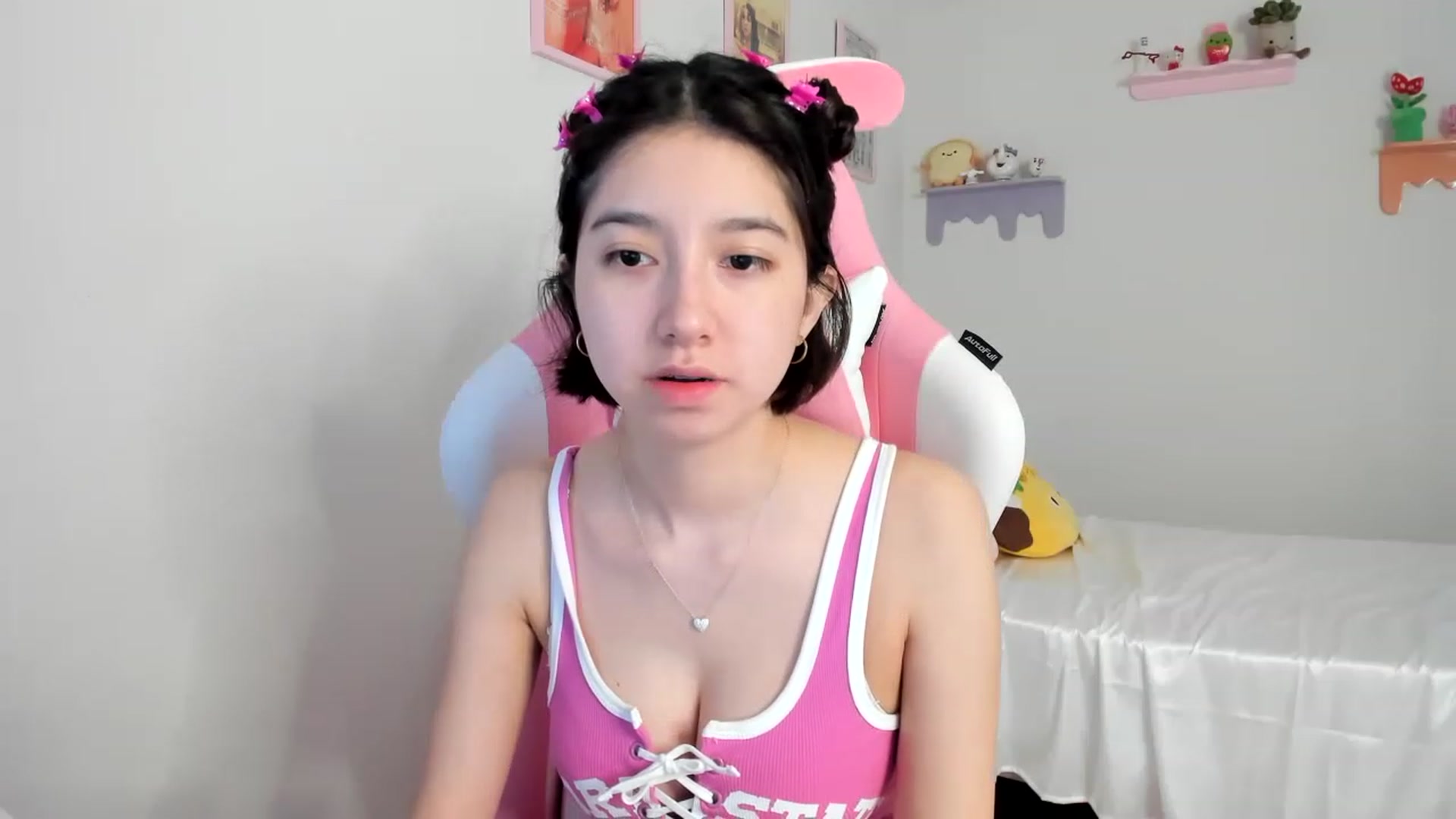 Gallery image thumbnail from Cherrycute666's myfreecams stream on, 07/07/2023, 19:38 image 5 of 20