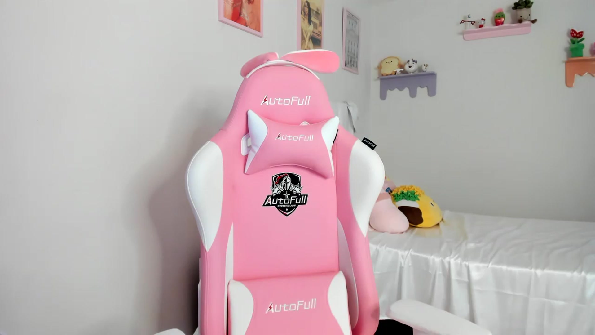 Gallery image thumbnail from Cherrycute666's myfreecams stream on, 07/07/2023, 19:38 image 9 of 20