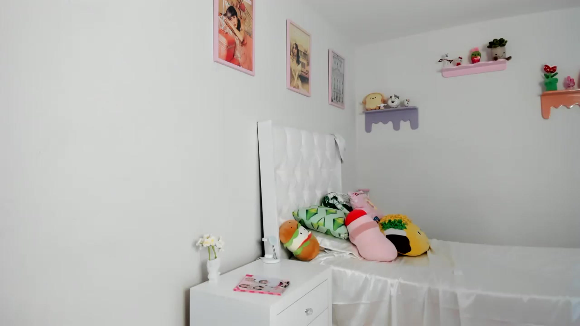 Gallery image thumbnail from Cherrycute666's myfreecams stream on, 07/07/2023, 19:38 image 1 of 20