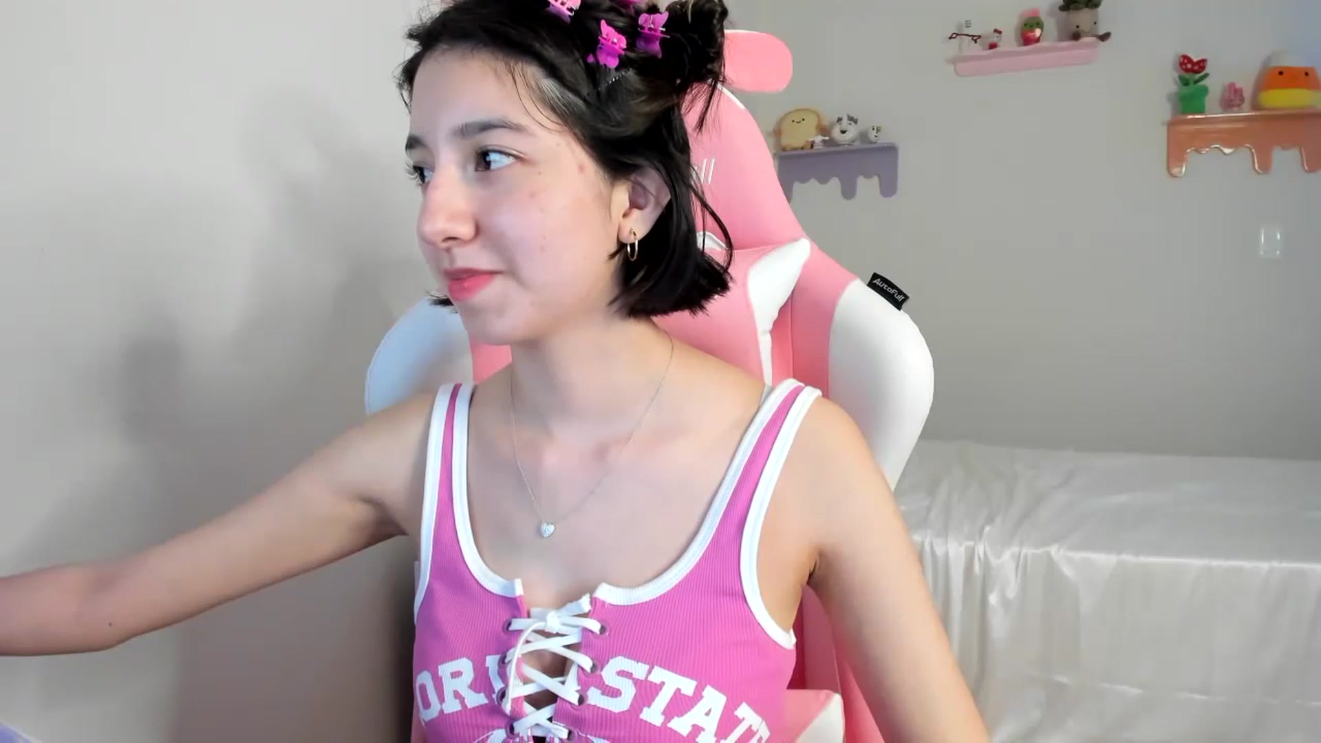 Gallery image thumbnail from Cherrycute666's myfreecams stream on, 07/08/2023, 01:25 image 5 of 20