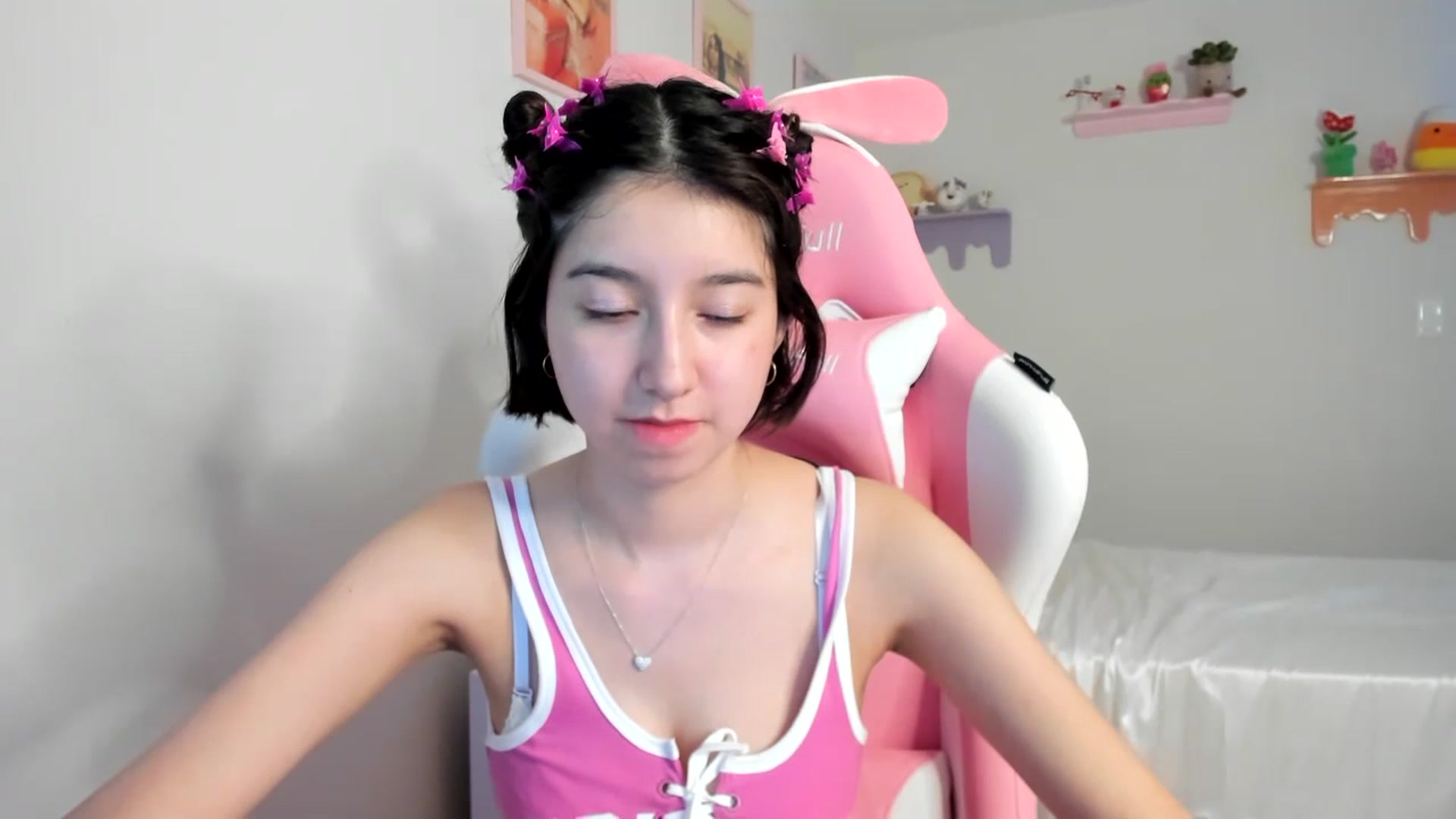 Gallery image thumbnail from Cherrycute666's myfreecams stream on, 07/08/2023, 01:25 image 20 of 20