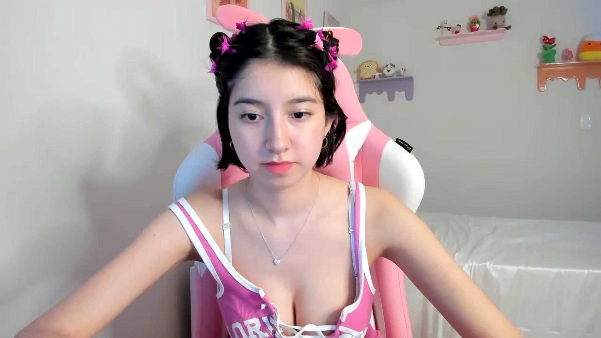 Gallery image thumbnail from Cherrycute666's myfreecams stream on, 07/08/2023, 01:25 image 15 of 20
