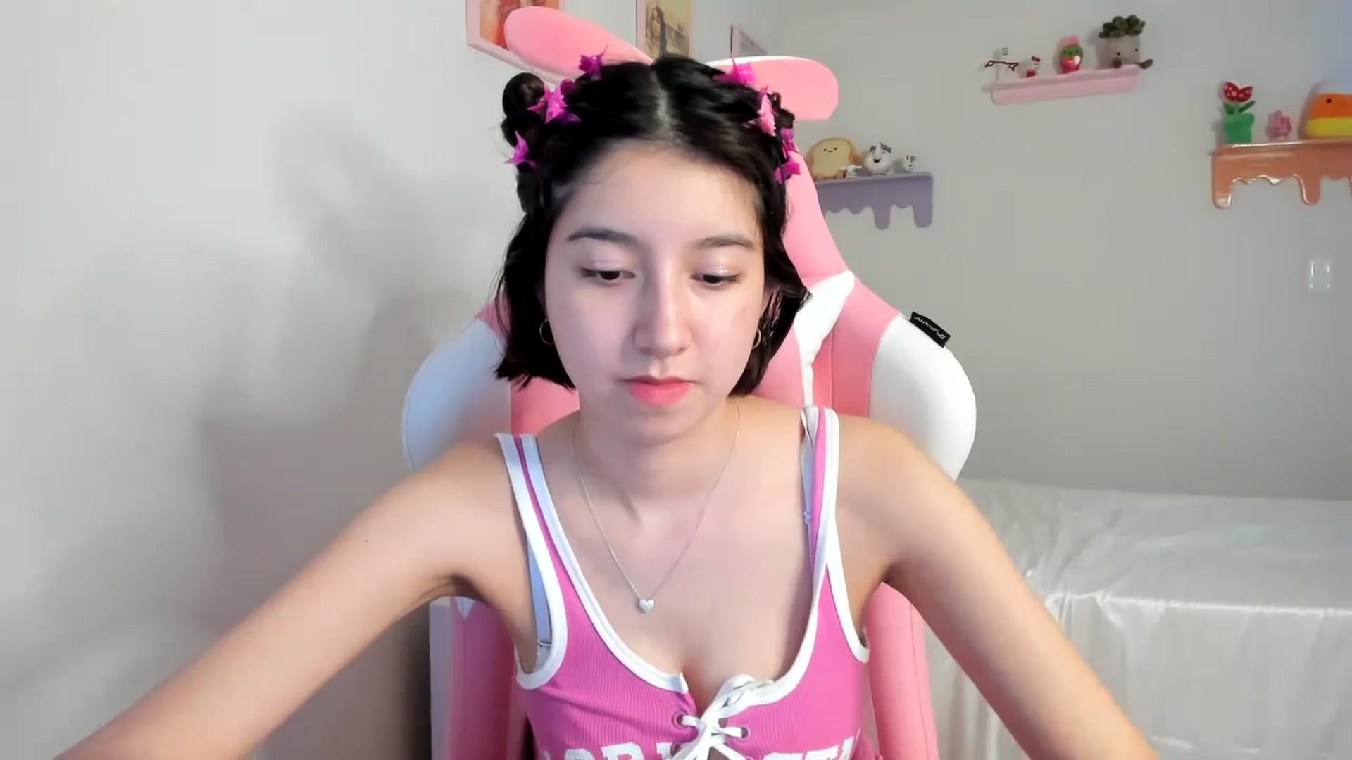 Gallery image thumbnail from Cherrycute666's myfreecams stream on, 07/08/2023, 01:25 image 16 of 20