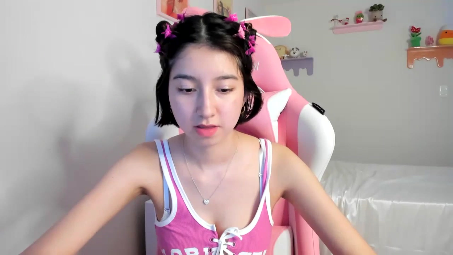 Gallery image thumbnail from Cherrycute666's myfreecams stream on, 07/08/2023, 01:25 image 19 of 20