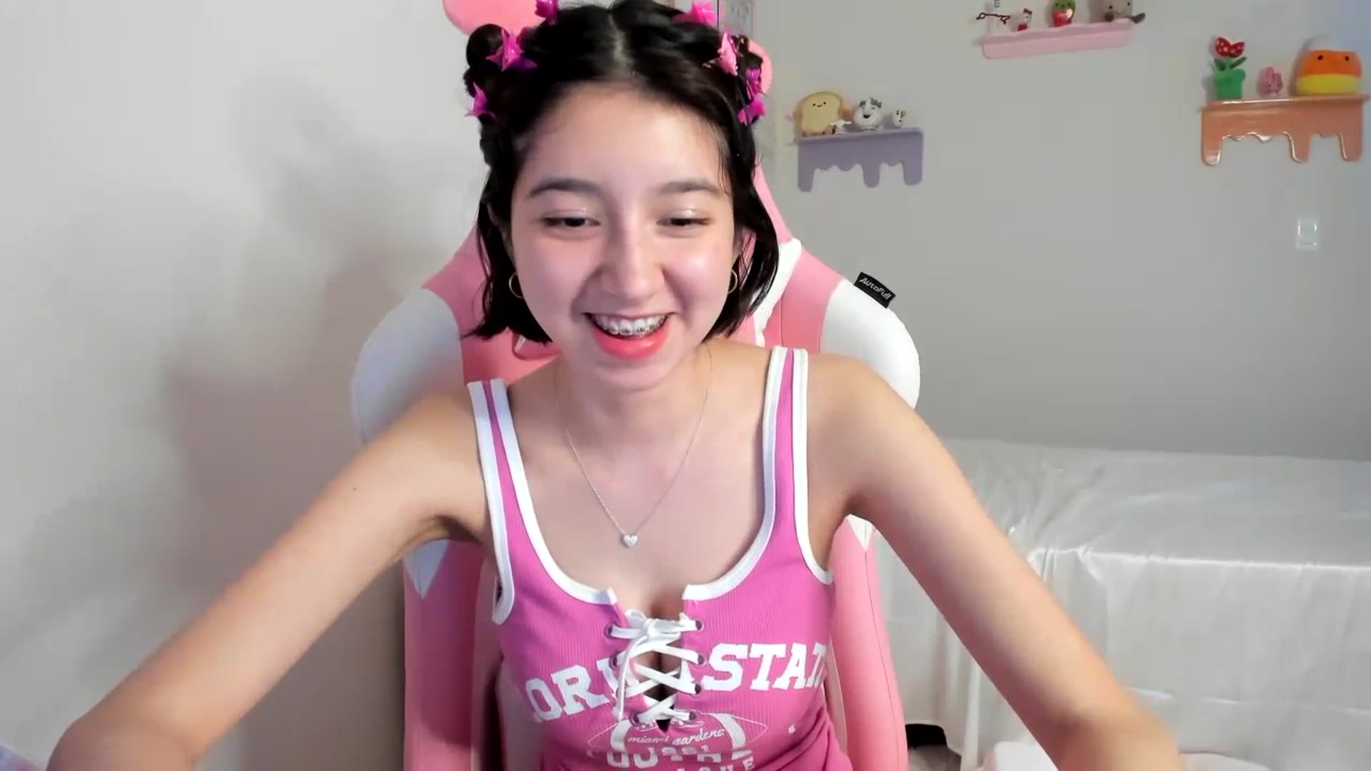 Gallery image thumbnail from Cherrycute666's myfreecams stream on, 07/08/2023, 01:25 image 3 of 20