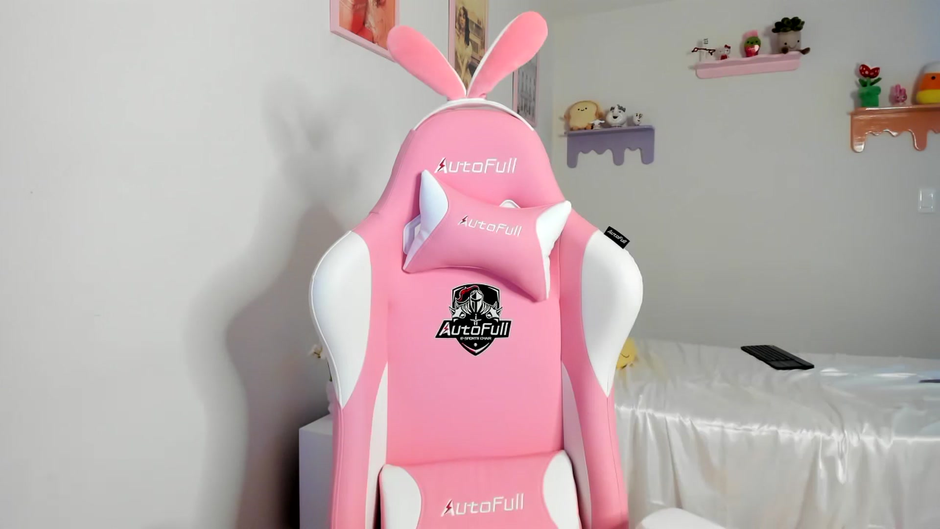 Gallery image thumbnail from Cherrycute666's myfreecams stream on, 07/08/2023, 06:19 image 20 of 20