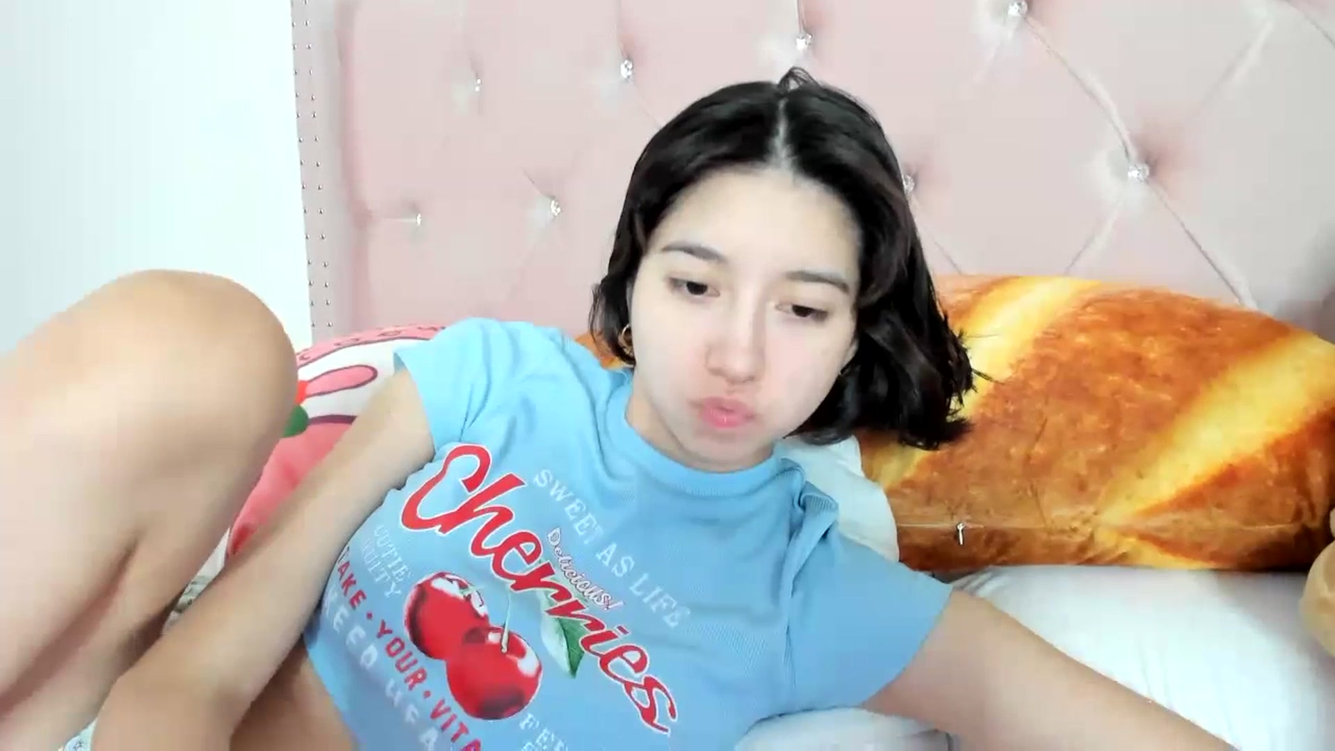 Gallery image thumbnail from Cherrycute666's myfreecams stream on, 07/08/2023, 10:07 image 8 of 20
