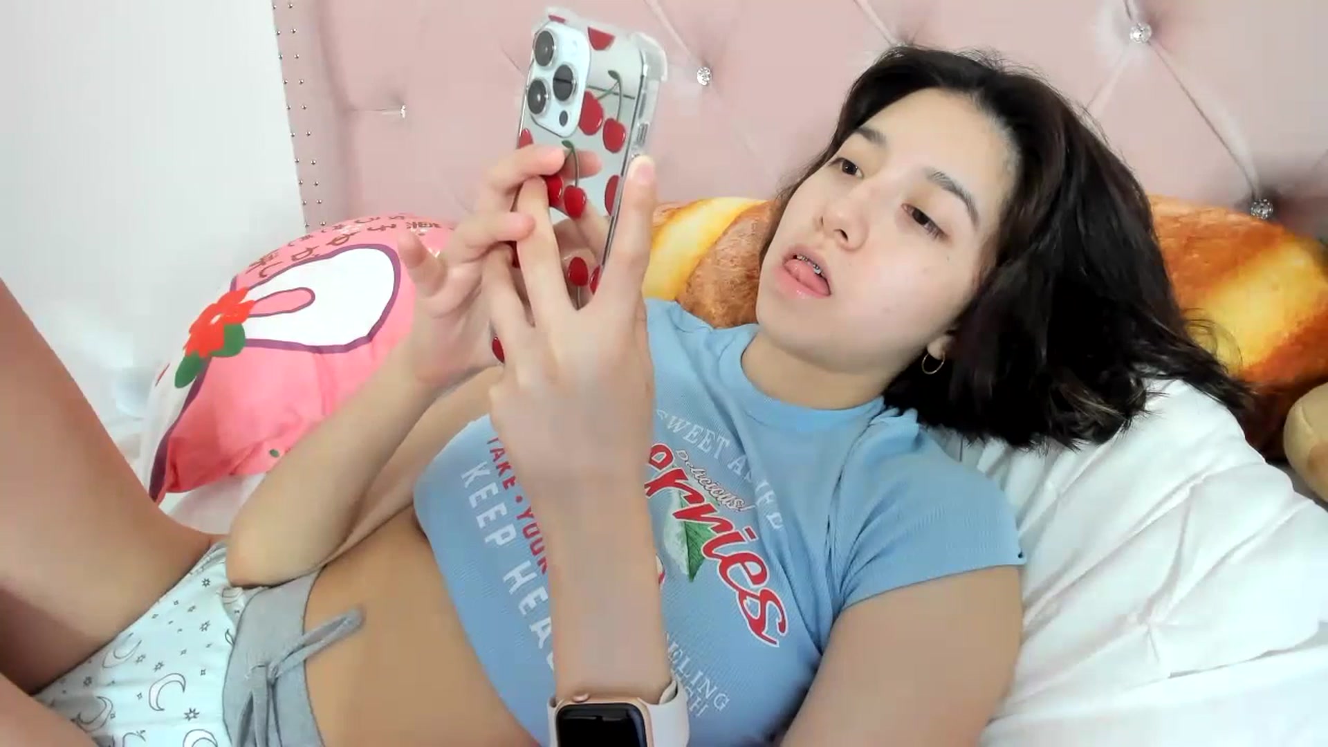 Gallery image thumbnail from Cherrycute666's myfreecams stream on, 07/08/2023, 10:37 image 10 of 20