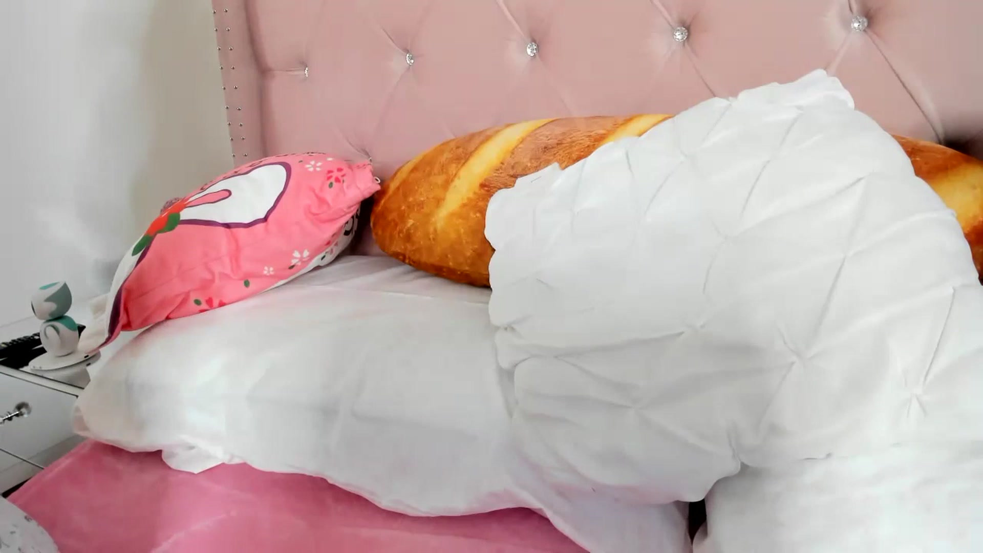 Gallery image thumbnail from Cherrycute666's myfreecams stream on, 07/08/2023, 10:37 image 14 of 20