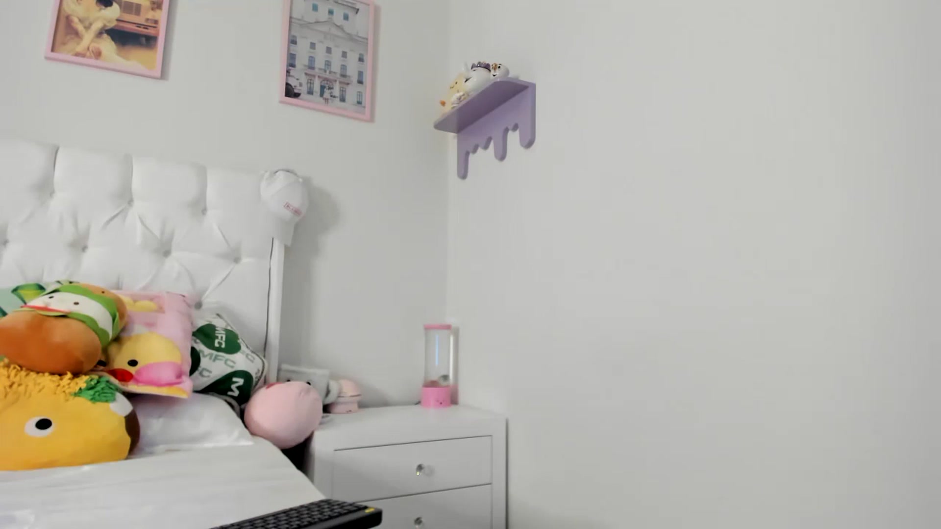 Gallery image thumbnail from Cherrycute666's myfreecams stream on, 07/08/2023, 10:37 image 20 of 20