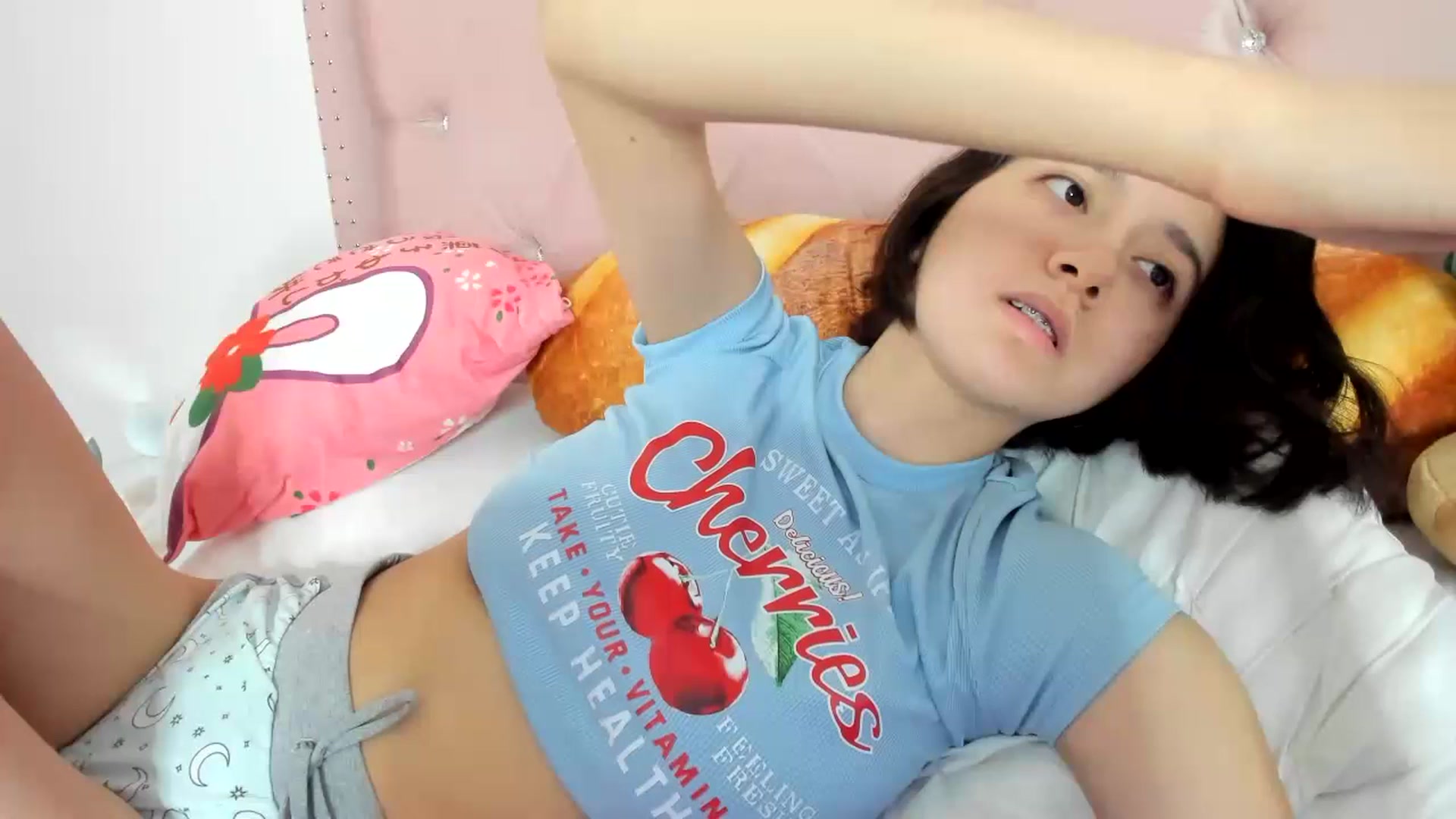 Gallery image thumbnail from Cherrycute666's myfreecams stream on, 07/08/2023, 10:37 image 7 of 20