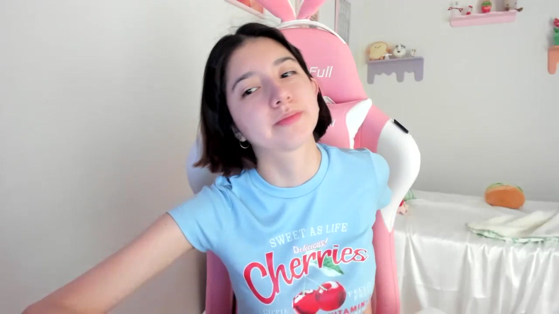 Gallery image thumbnail from Cherrycute666's myfreecams stream on, 07/08/2023, 16:53 image 10 of 20