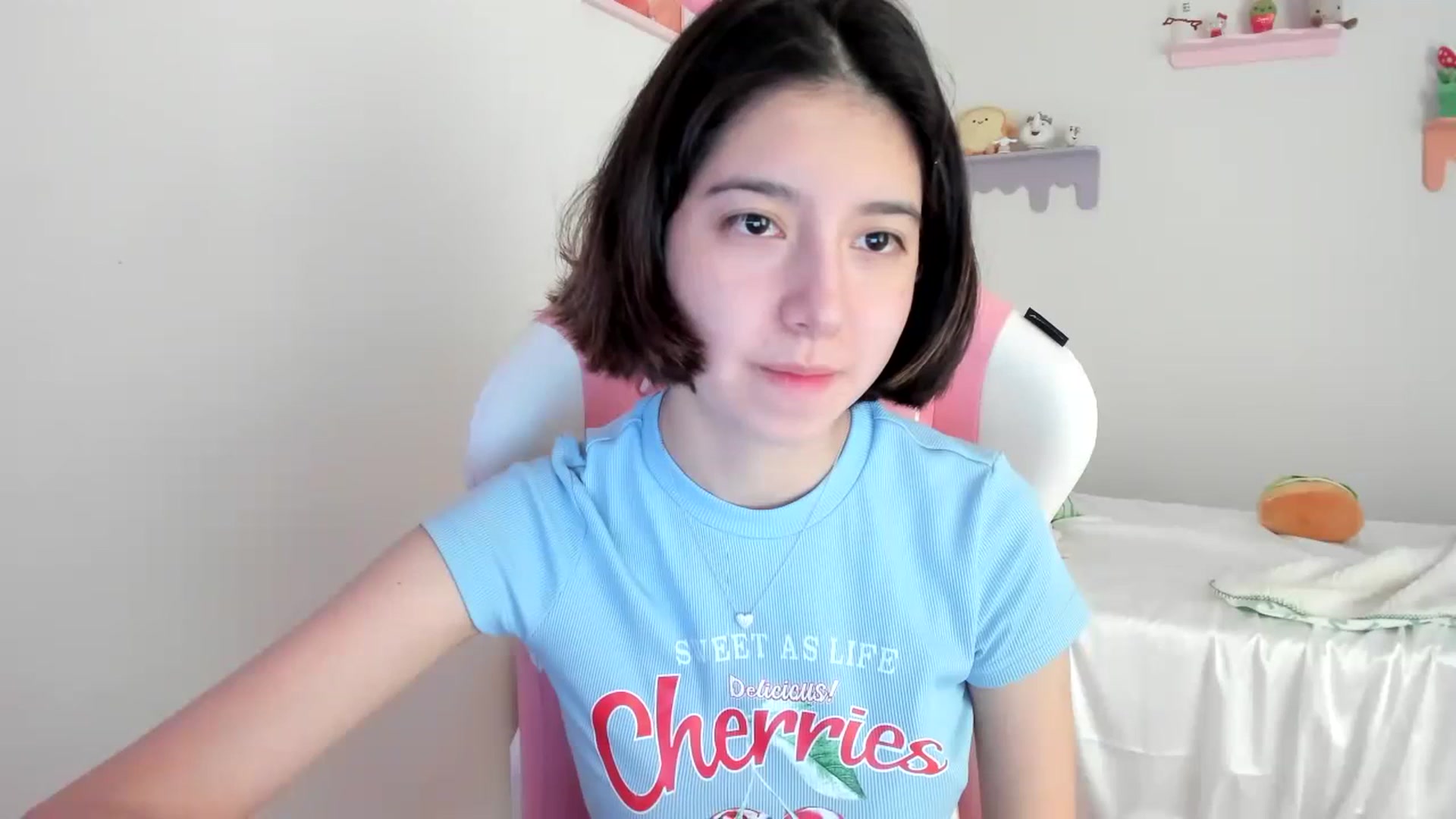 Gallery image thumbnail from Cherrycute666's myfreecams stream on, 07/08/2023, 16:53 image 14 of 20