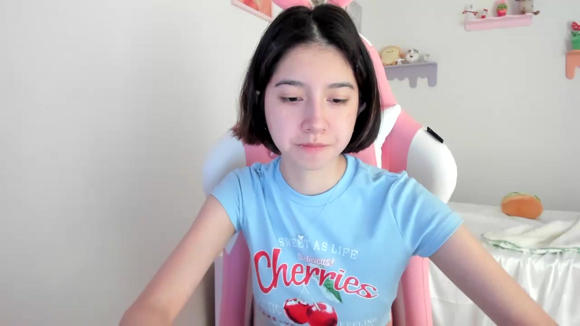Gallery image thumbnail from Cherrycute666's myfreecams stream on, 07/08/2023, 16:53 image 19 of 20