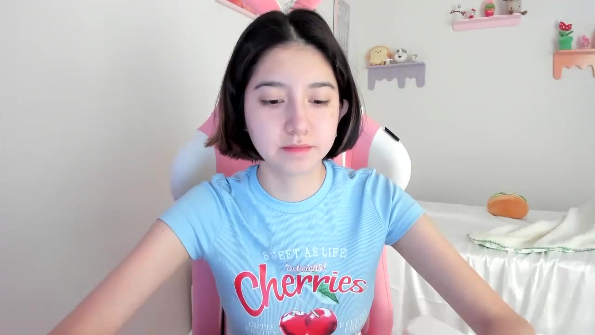 Gallery image thumbnail from Cherrycute666's myfreecams stream on, 07/08/2023, 16:53 image 7 of 20