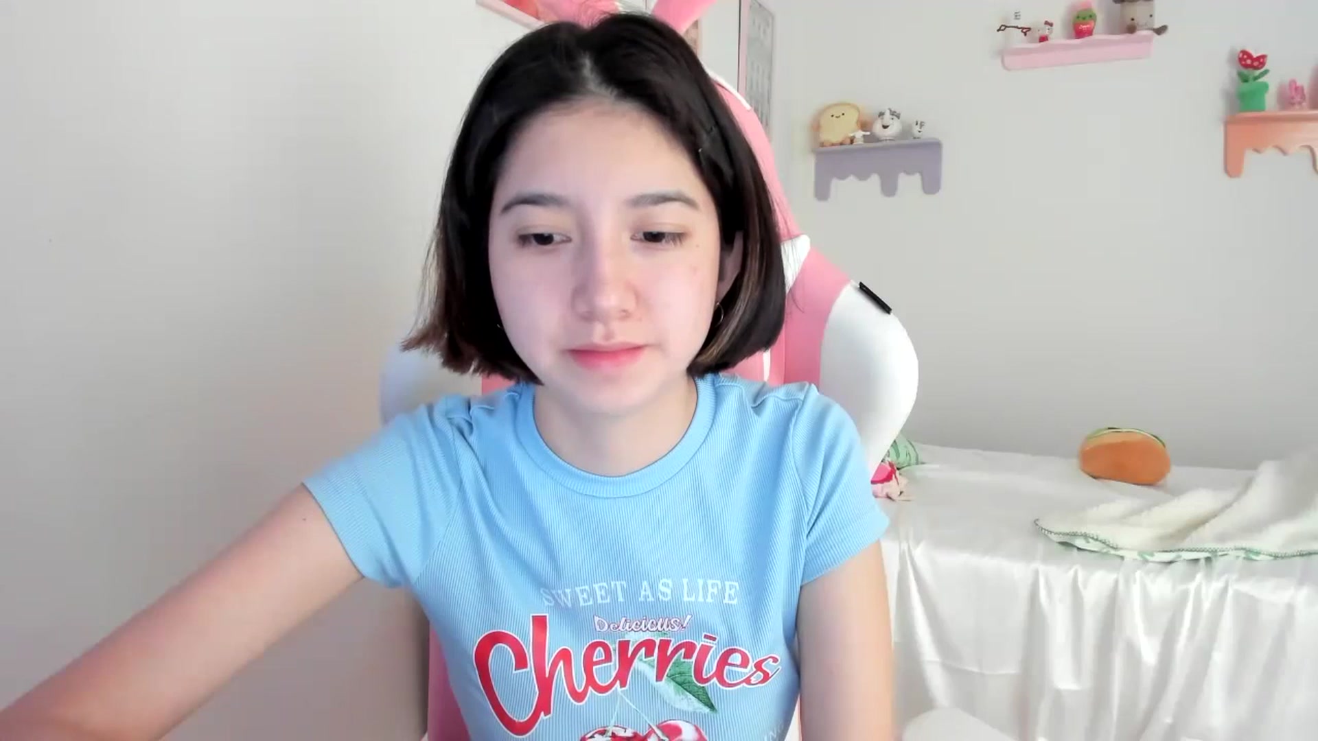 Gallery image thumbnail from Cherrycute666's myfreecams stream on, 07/08/2023, 16:53 image 9 of 20