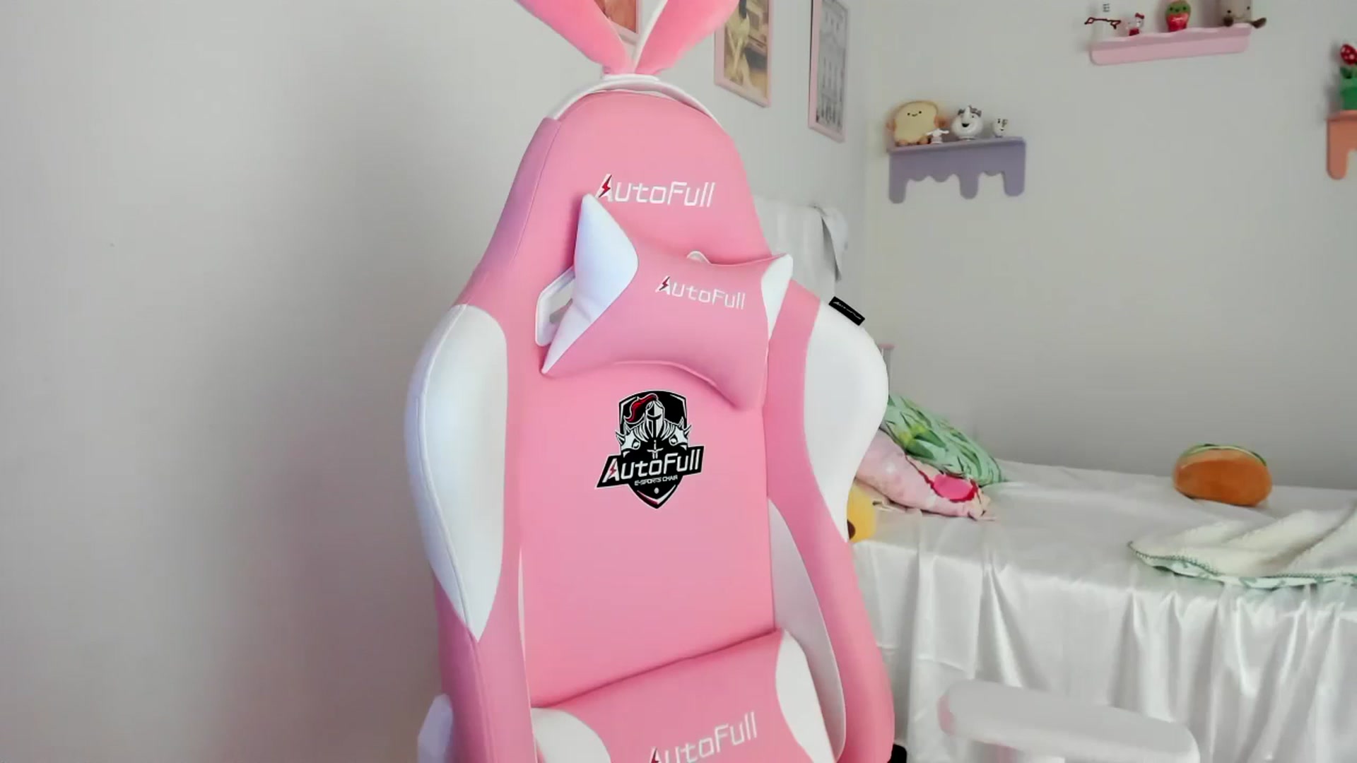 Gallery image thumbnail from Cherrycute666's myfreecams stream on, 07/08/2023, 16:53 image 16 of 20