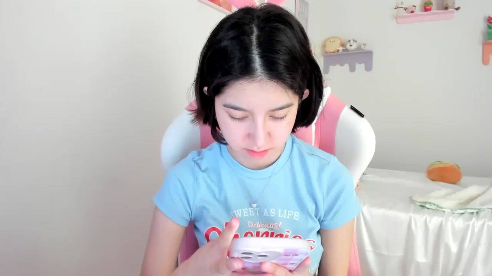 Gallery image thumbnail from Cherrycute666's myfreecams stream on, 07/08/2023, 16:53 image 12 of 20