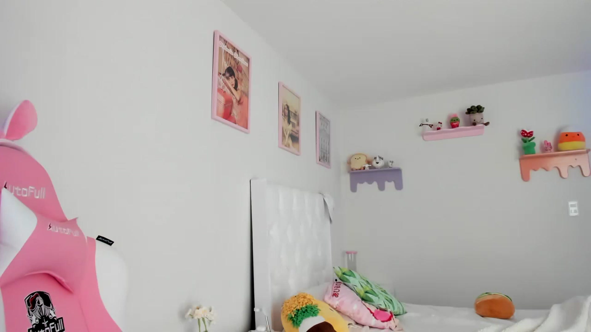 Gallery image thumbnail from Cherrycute666's myfreecams stream on, 07/08/2023, 18:09 image 20 of 20