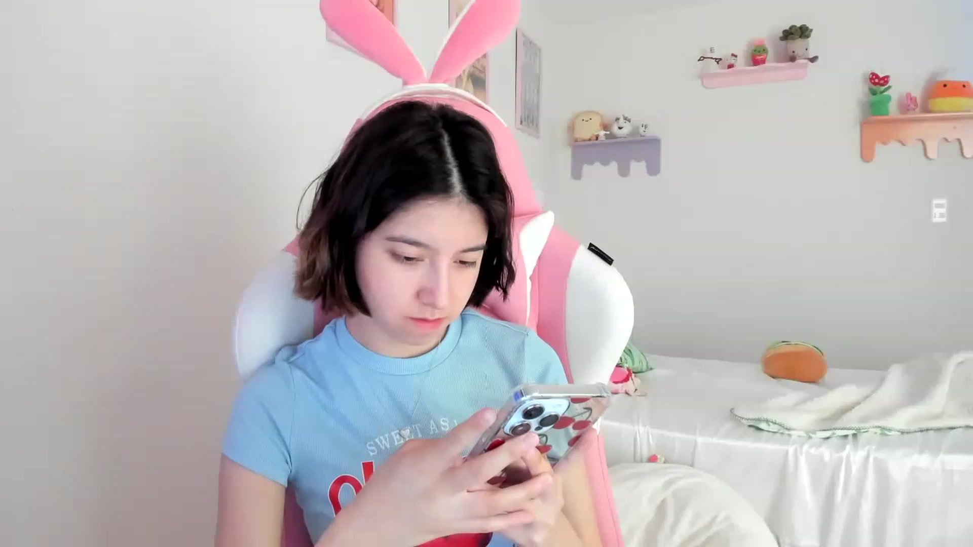 Gallery image thumbnail from Cherrycute666's myfreecams stream on, 07/08/2023, 18:09 image 9 of 20