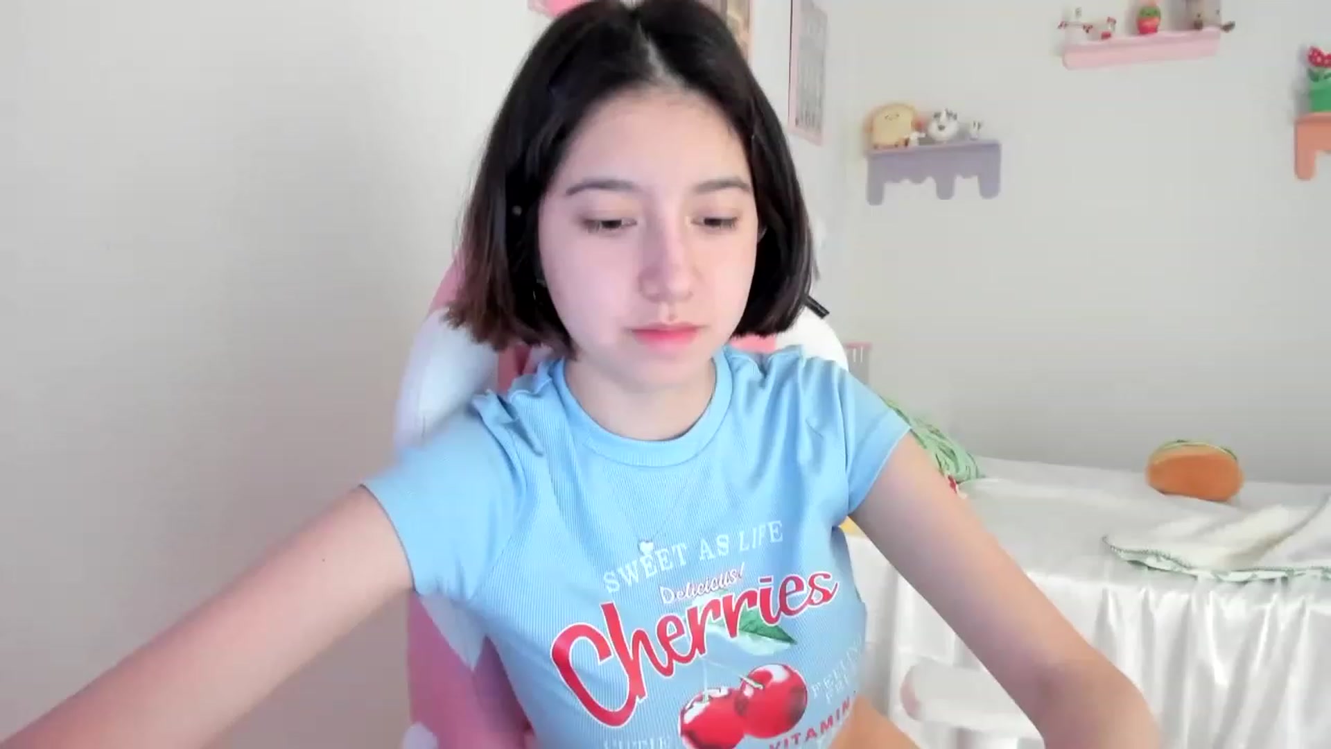 Gallery image thumbnail from Cherrycute666's myfreecams stream on, 07/08/2023, 18:09 image 2 of 20