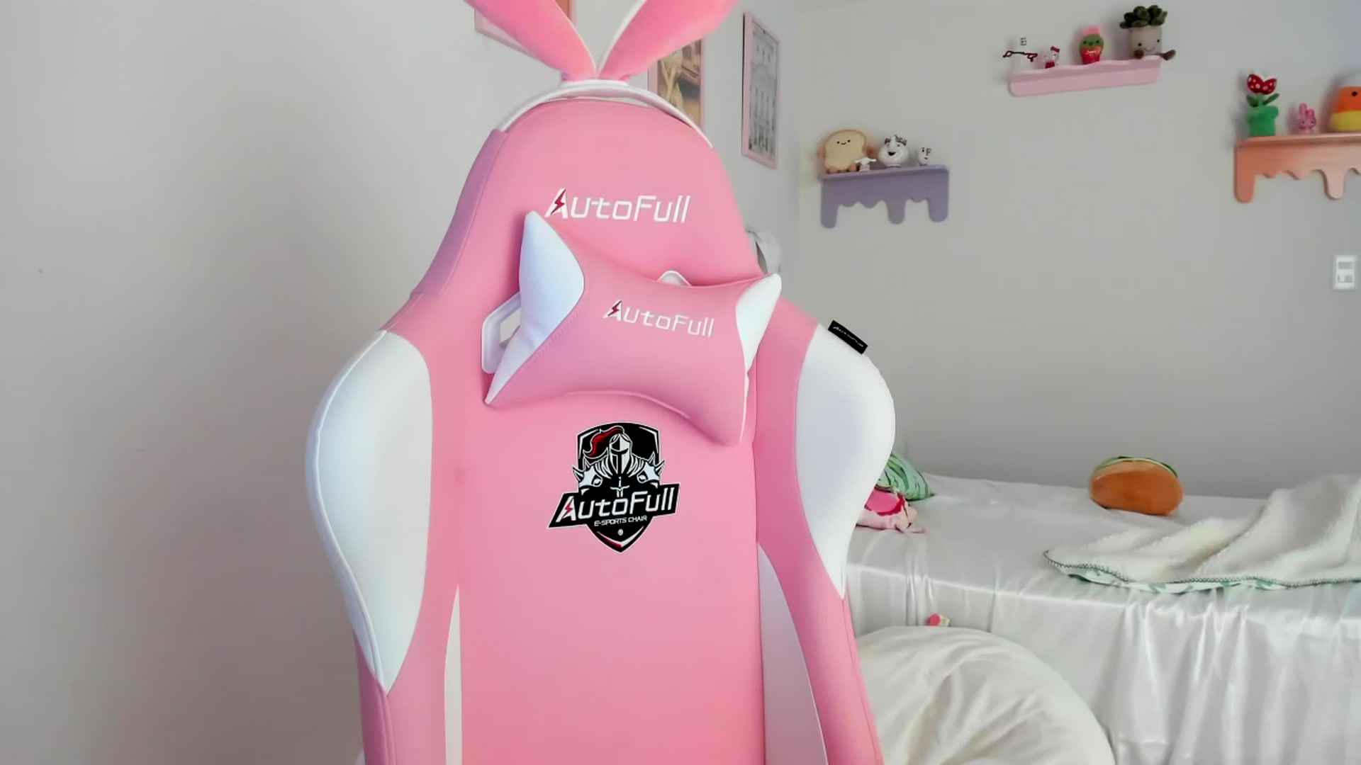 Gallery image thumbnail from Cherrycute666's myfreecams stream on, 07/08/2023, 18:09 image 16 of 20
