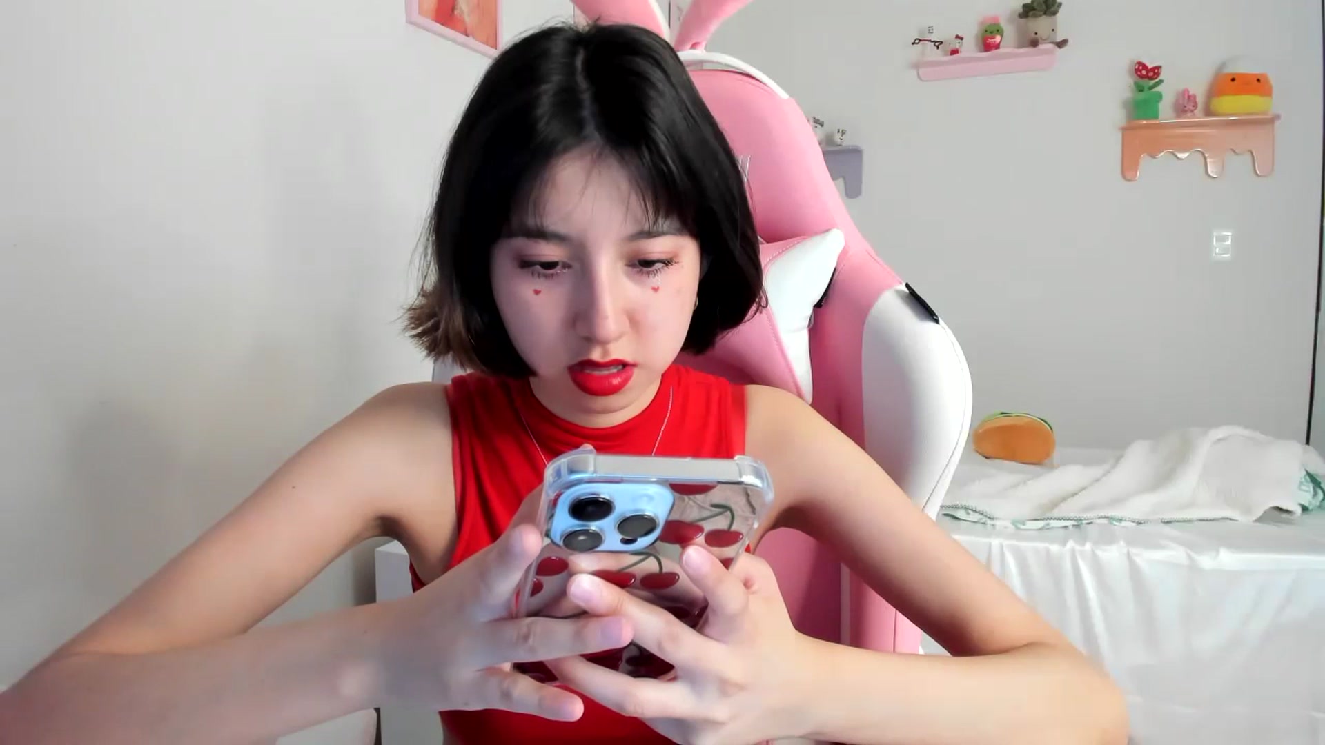 Gallery image thumbnail from Cherrycute666's myfreecams stream on, 07/08/2023, 19:49 image 18 of 20