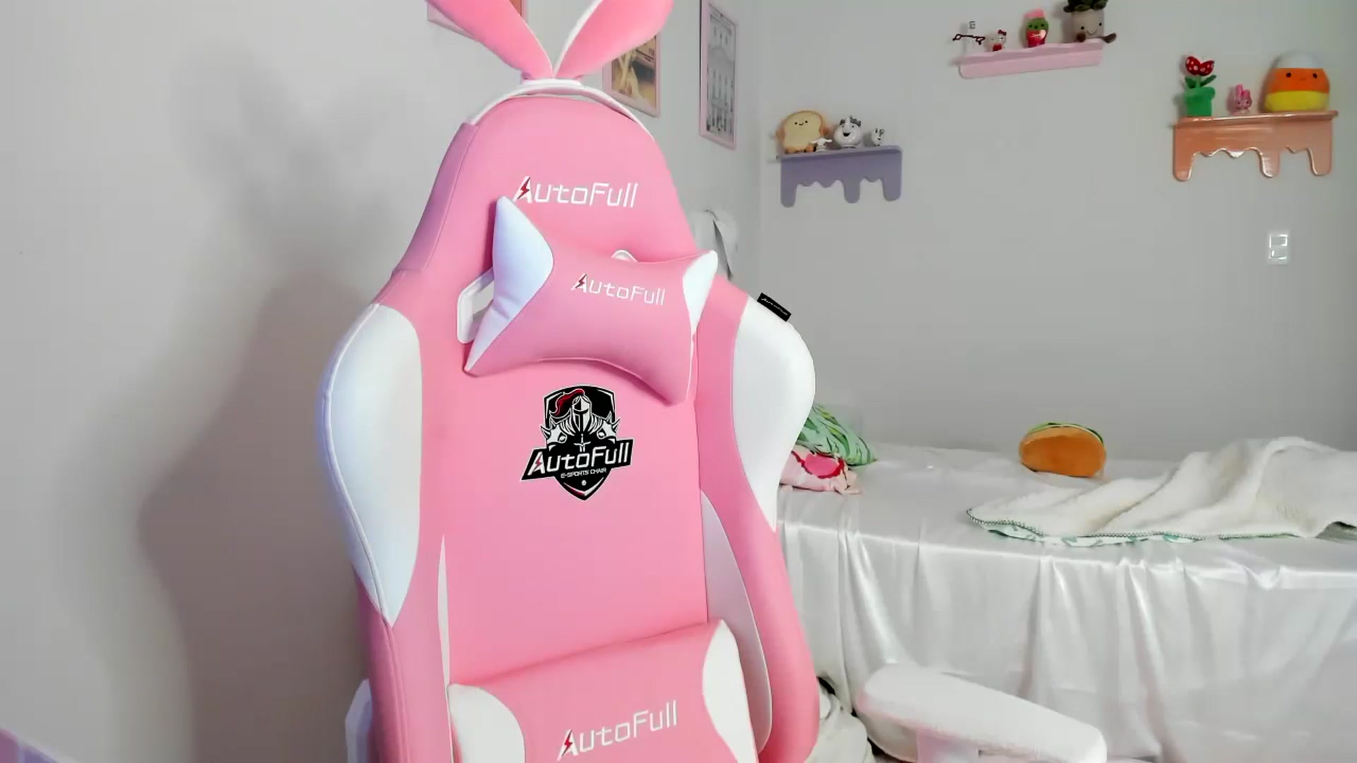 Gallery image thumbnail from Cherrycute666's myfreecams stream on, 07/08/2023, 20:12 image 11 of 20