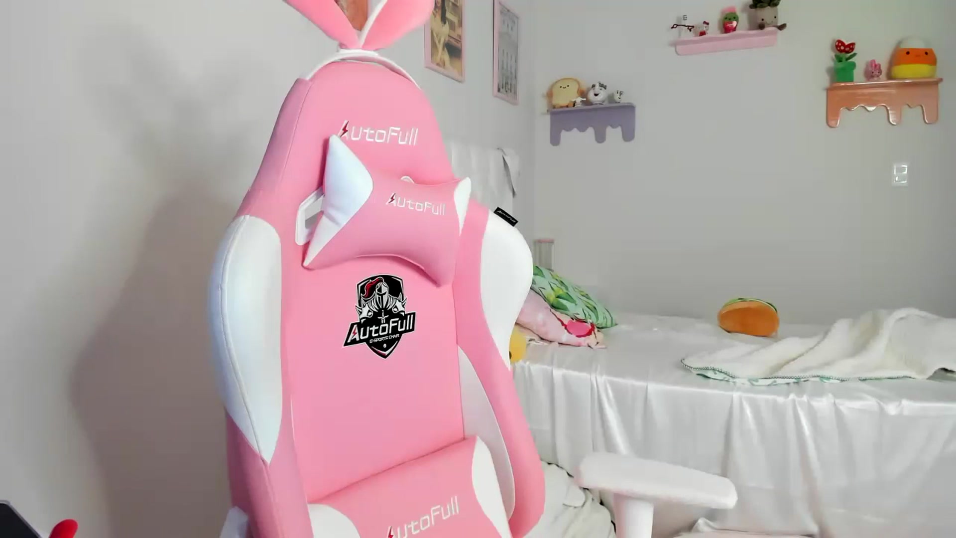 Gallery image thumbnail from Cherrycute666's myfreecams stream on, 07/08/2023, 20:12 image 9 of 20