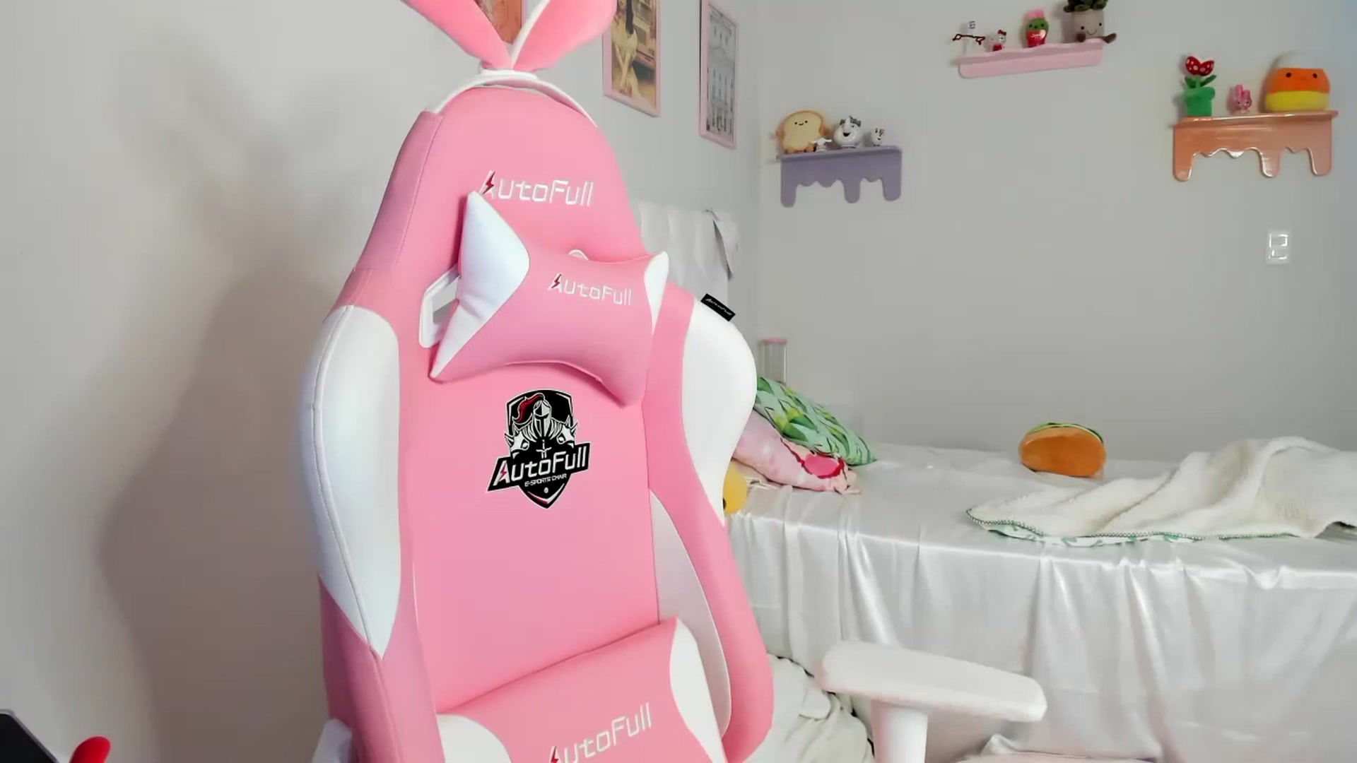 Gallery image thumbnail from Cherrycute666's myfreecams stream on, 07/08/2023, 20:12 image 10 of 20