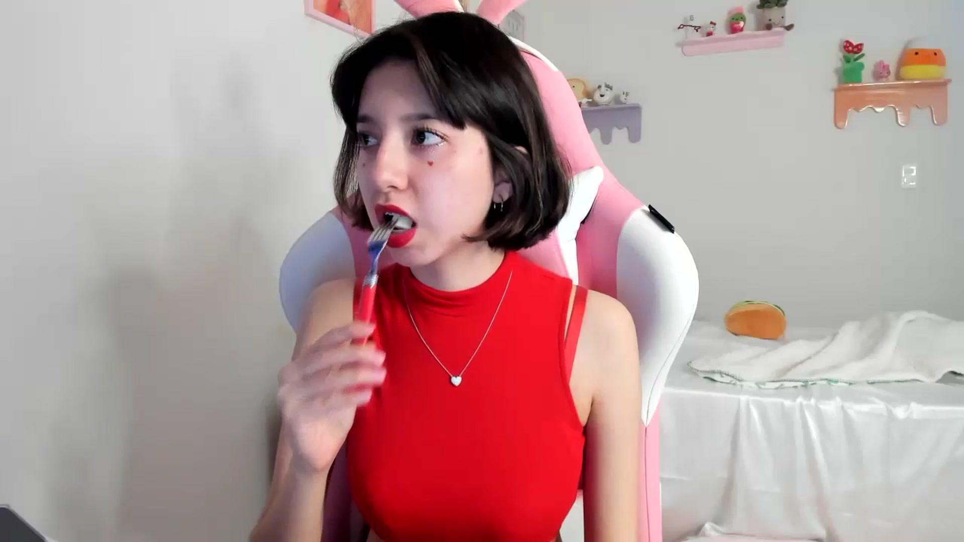 Gallery image thumbnail from Cherrycute666's myfreecams stream on, 07/08/2023, 20:12 image 6 of 20