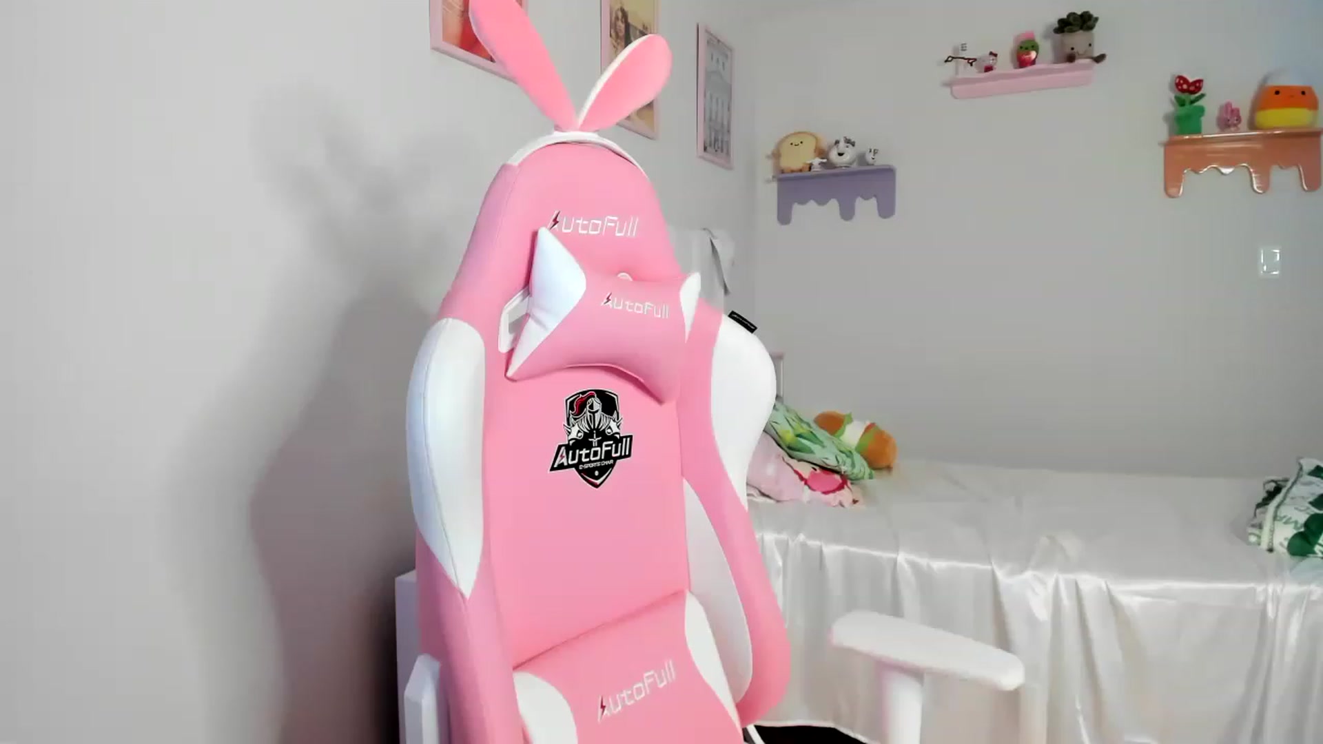 Gallery image thumbnail from Cherrycute666's myfreecams stream on, 07/09/2023, 02:09 image 6 of 20