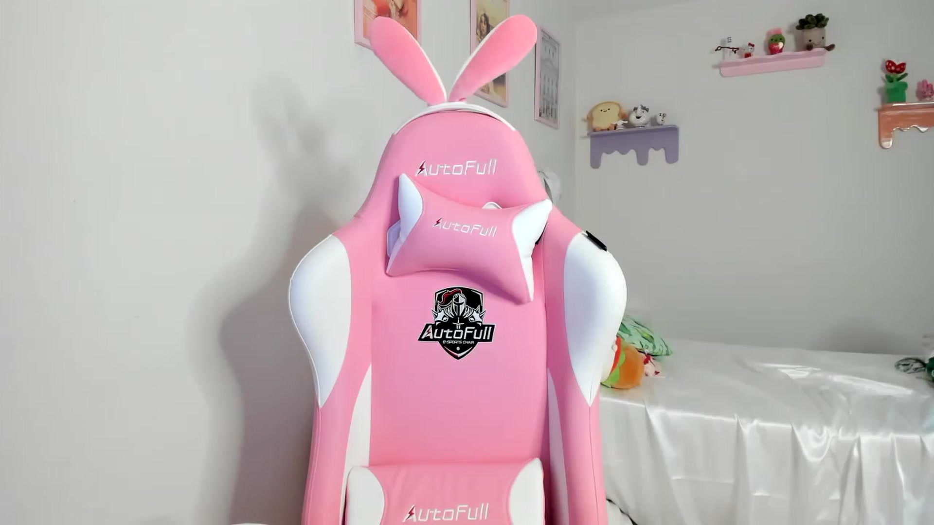 Gallery image thumbnail from Cherrycute666's myfreecams stream on, 07/09/2023, 02:09 image 1 of 20